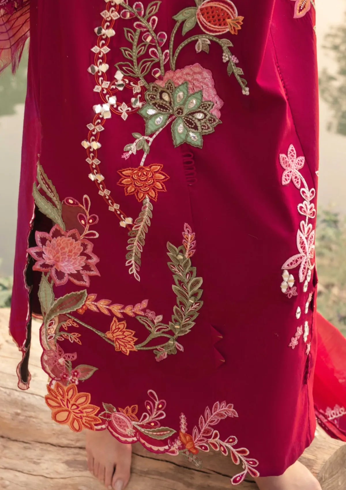 mohsin-saeed-fabrics-affordable-luxury-outfits-for-daily-formal-and-wedding-wear-This-product-is-from-crimson-tasawar-luxe-lawn25-d3-a-mirror-garden-is-available-on-Mohsin-saeed-fabrics-website.