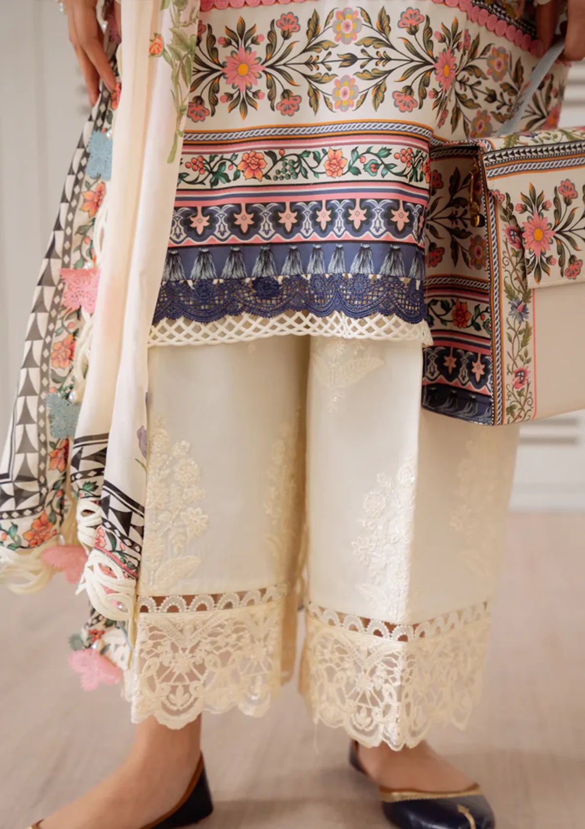 mohsin-saeed-fabrics-designer-daily-wear-formal-and-wedding-suits-within-budget-This-product-is-from-saira-rizwan-laanem-summer-lawn25-zumra-b-srl25-07-is-available-on-Mohsin-saeed-fabrics-website.