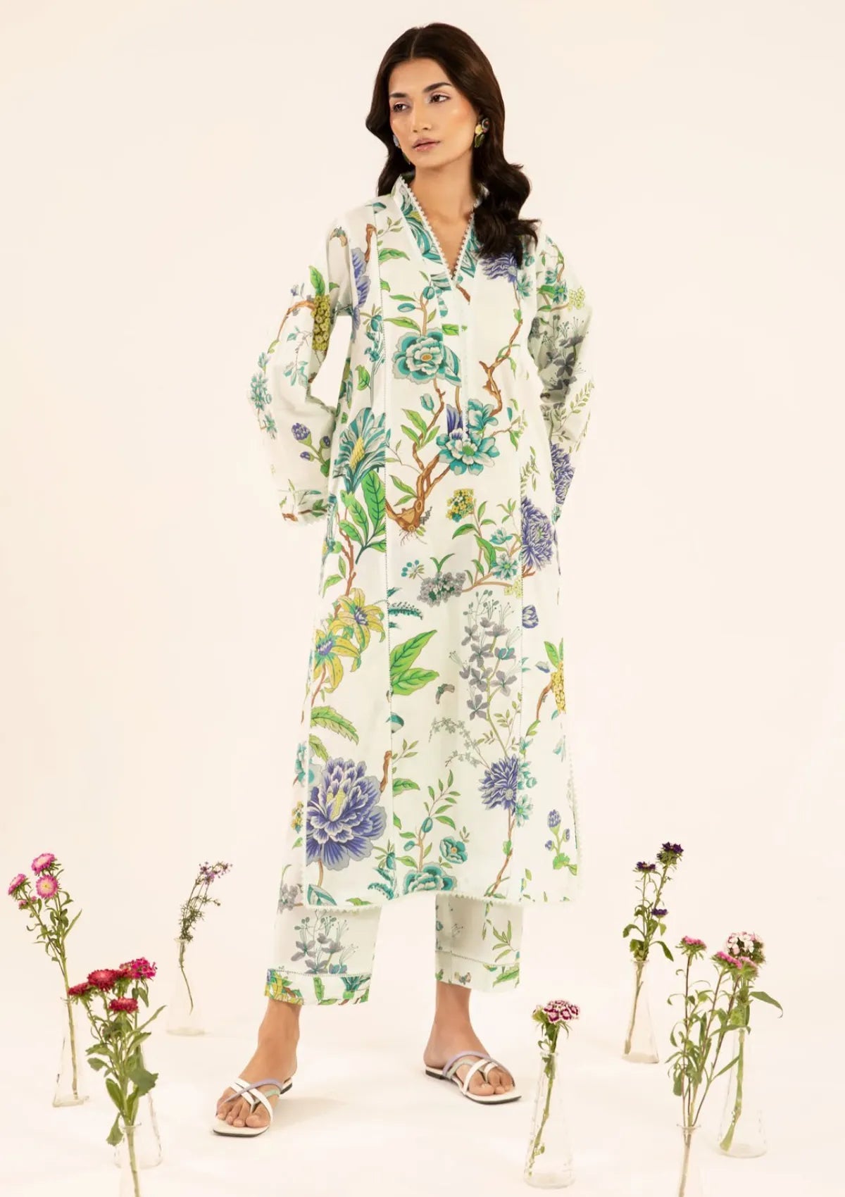 mohsin-saeed-fabrics-designer-daily-wear-formal-and-wedding-suits-within-budget-This-product-is-from-elaf-pret-printed-lawn25-ept-03-naire-is-available-on-Mohsin-saeed-fabrics-website.