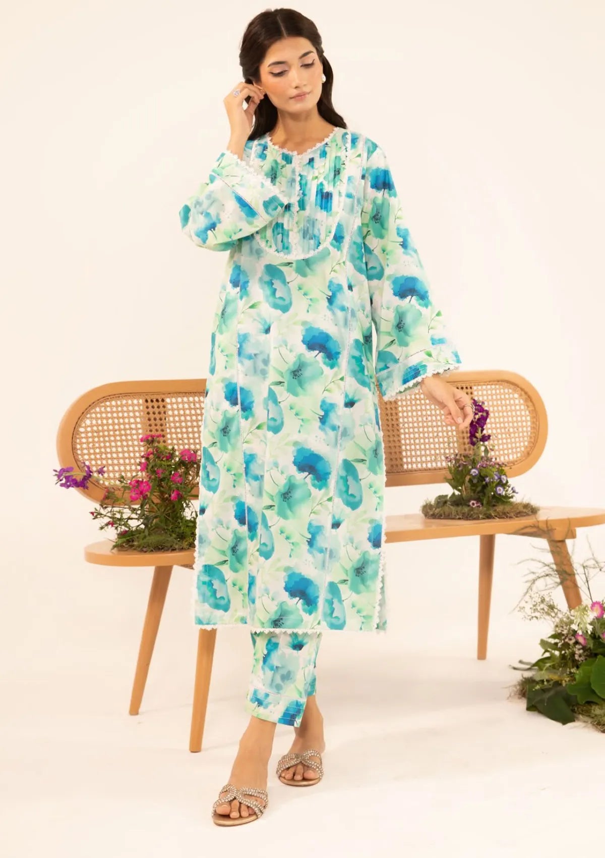 mohsin-saeed-fabrics-designer-daily-wear-formal-and-wedding-suits-within-budget-This-product-is-from-elaf-pret-printed-lawn25-ept-08-b-rame-is-available-on-Mohsin-saeed-fabrics-website.