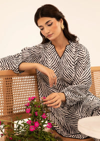 mohsin-saeed-fabrics-designer-daily-wear-formal-and-wedding-suits-within-budget-This-product-is-from-elaf-pret-printed-lawn25-ept-09-sive-1-is-available-on-Mohsin-saeed-fabrics-website.