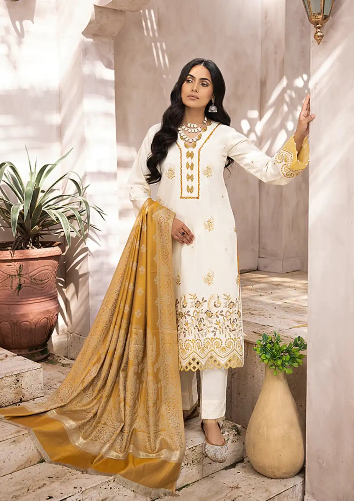Humdum Elak Emb Khaddar'23 EL-02 - Mohsin Saeed Fabrics