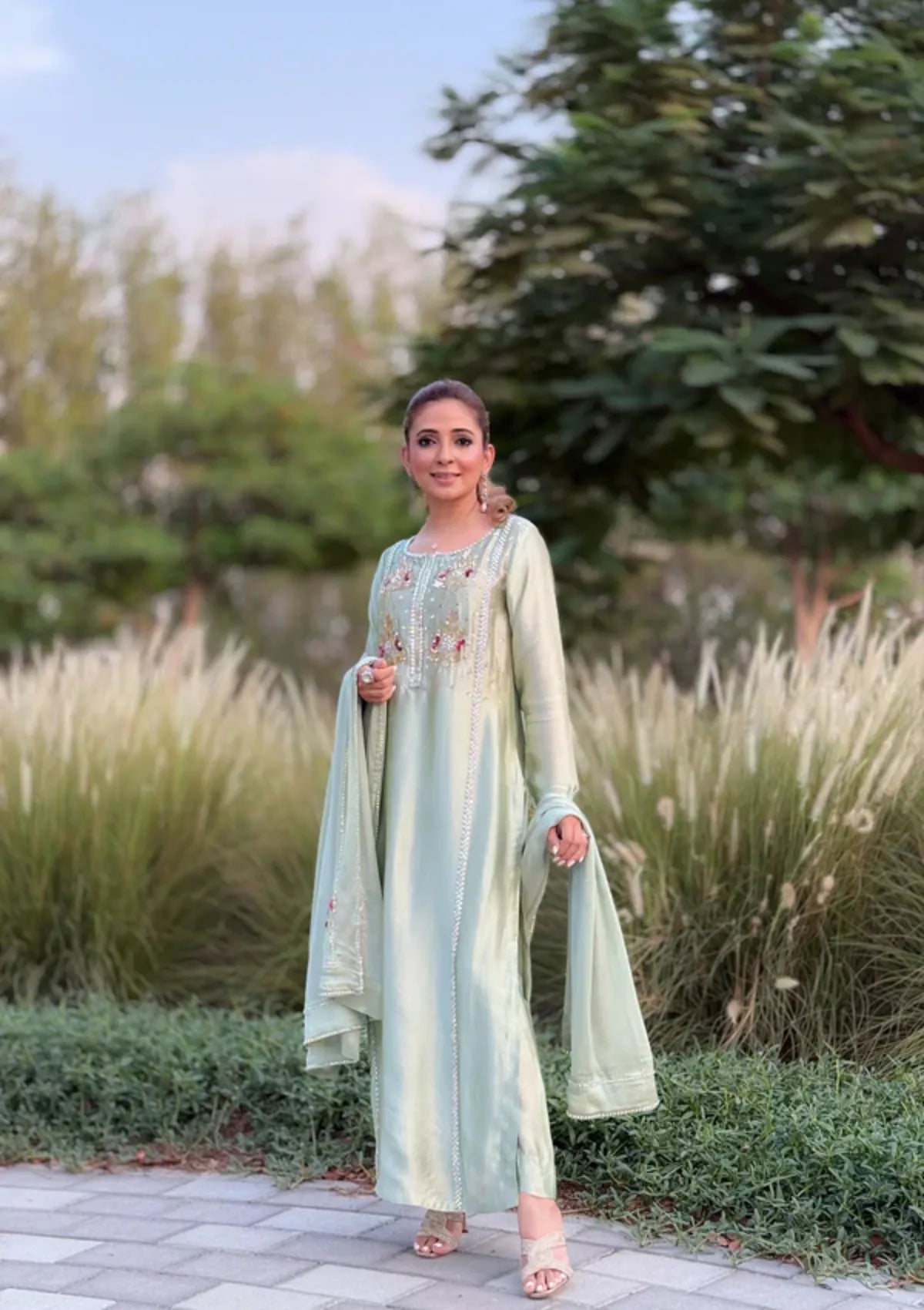 mohsin-saeed-fabrics-is-selling-online-and-in stores-Luxury-daily-wear-wedding-wear-formal-wear-in-budgeted-price-This-product-is-from-sidra-fahad-elianna25-sf-206-is-available-on-Mohsin-saeed-fabrics-website.