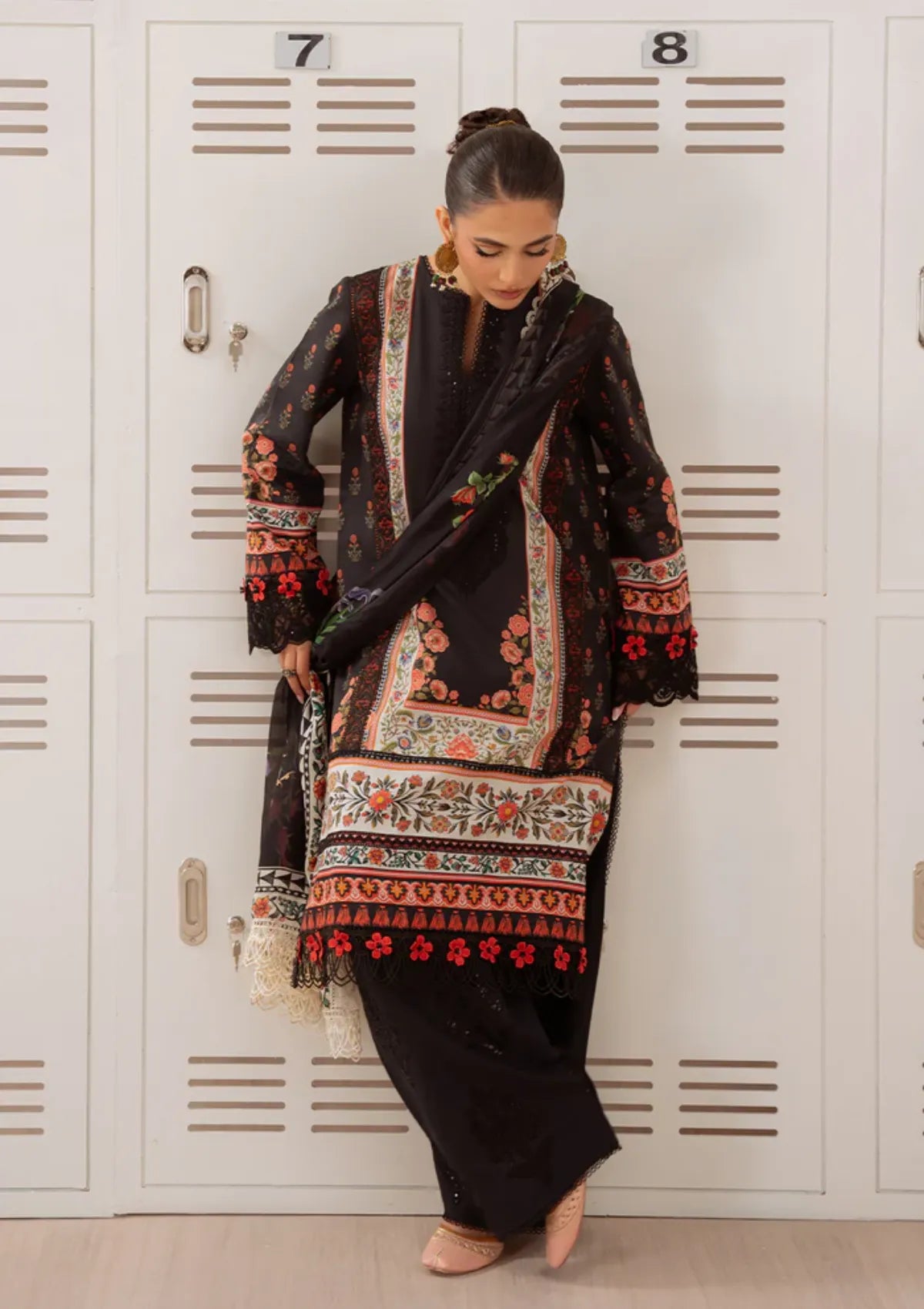 mohsin-saeed-fabrics-designer-daily-wear-formal-and-wedding-suits-within-budget-This-product-is-from-saira-rizwan-laanem-summer-lawn25-zumra-a-srl25-07-is-available-on-Mohsin-saeed-fabrics-website.
