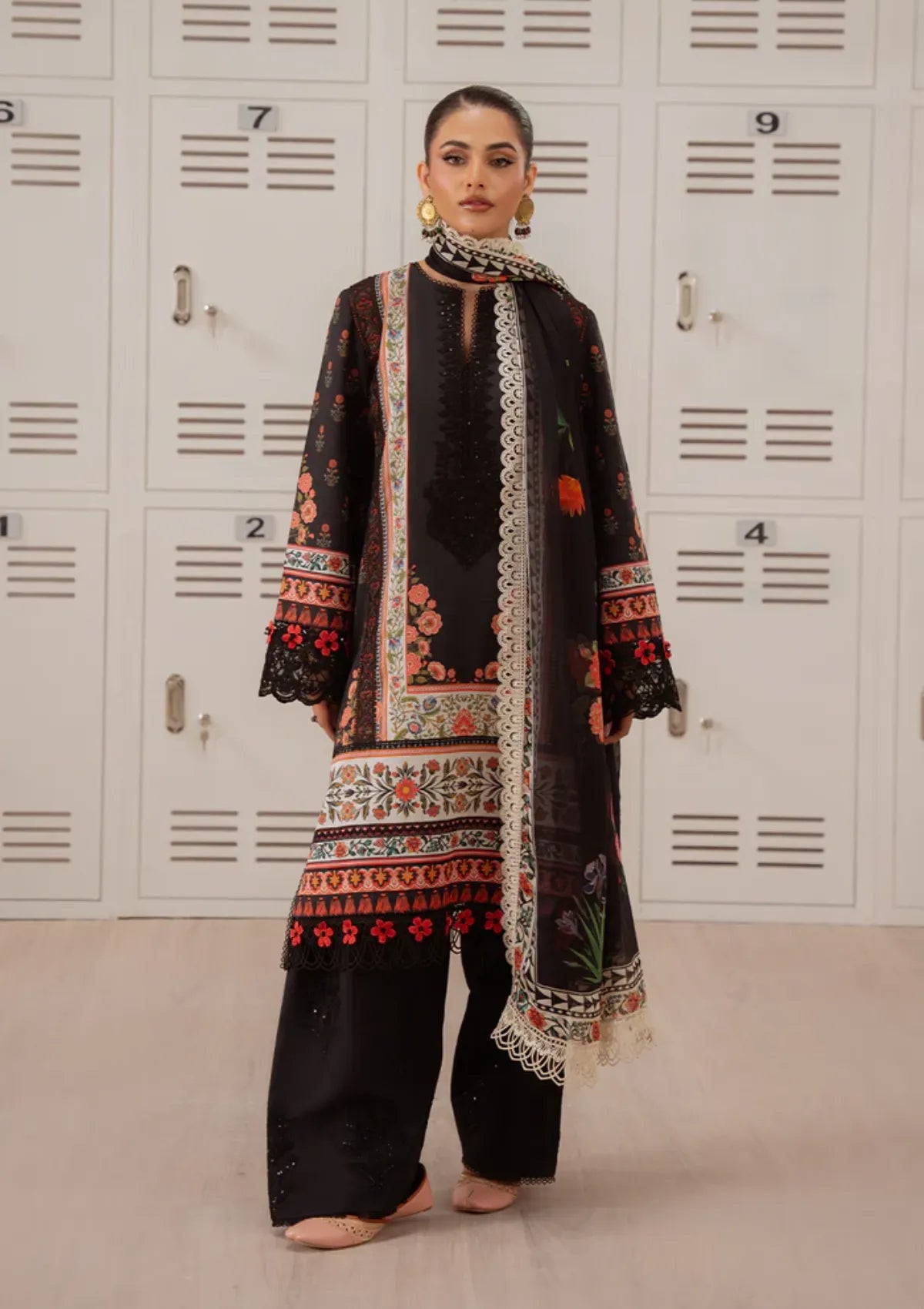 mohsin-saeed-fabrics-designer-daily-wear-formal-and-wedding-suits-within-budget-This-product-is-from-saira-rizwan-laanem-summer-lawn25-zumra-a-srl25-07-is-available-on-Mohsin-saeed-fabrics-website.