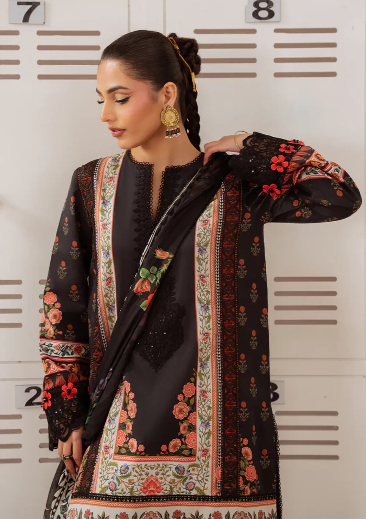 mohsin-saeed-fabrics-designer-daily-wear-formal-and-wedding-suits-within-budget-This-product-is-from-saira-rizwan-laanem-summer-lawn25-zumra-a-srl25-07-is-available-on-Mohsin-saeed-fabrics-website.