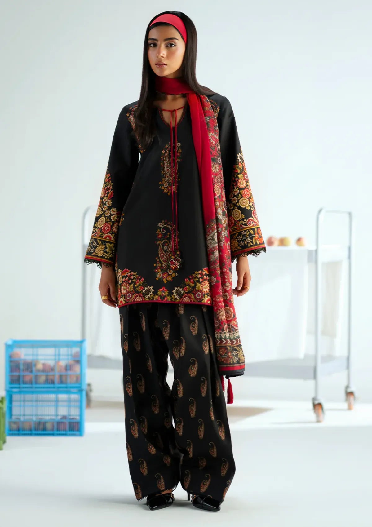 mohsin-saeed-fabrics-designer-daily-wear-formal-and-wedding-suits-within-budget-This-product-is-from-saira-rizwan-joolie-prints25-jpu25-01-drama-queen-is-available-on-Mohsin-saeed-fabrics-website.