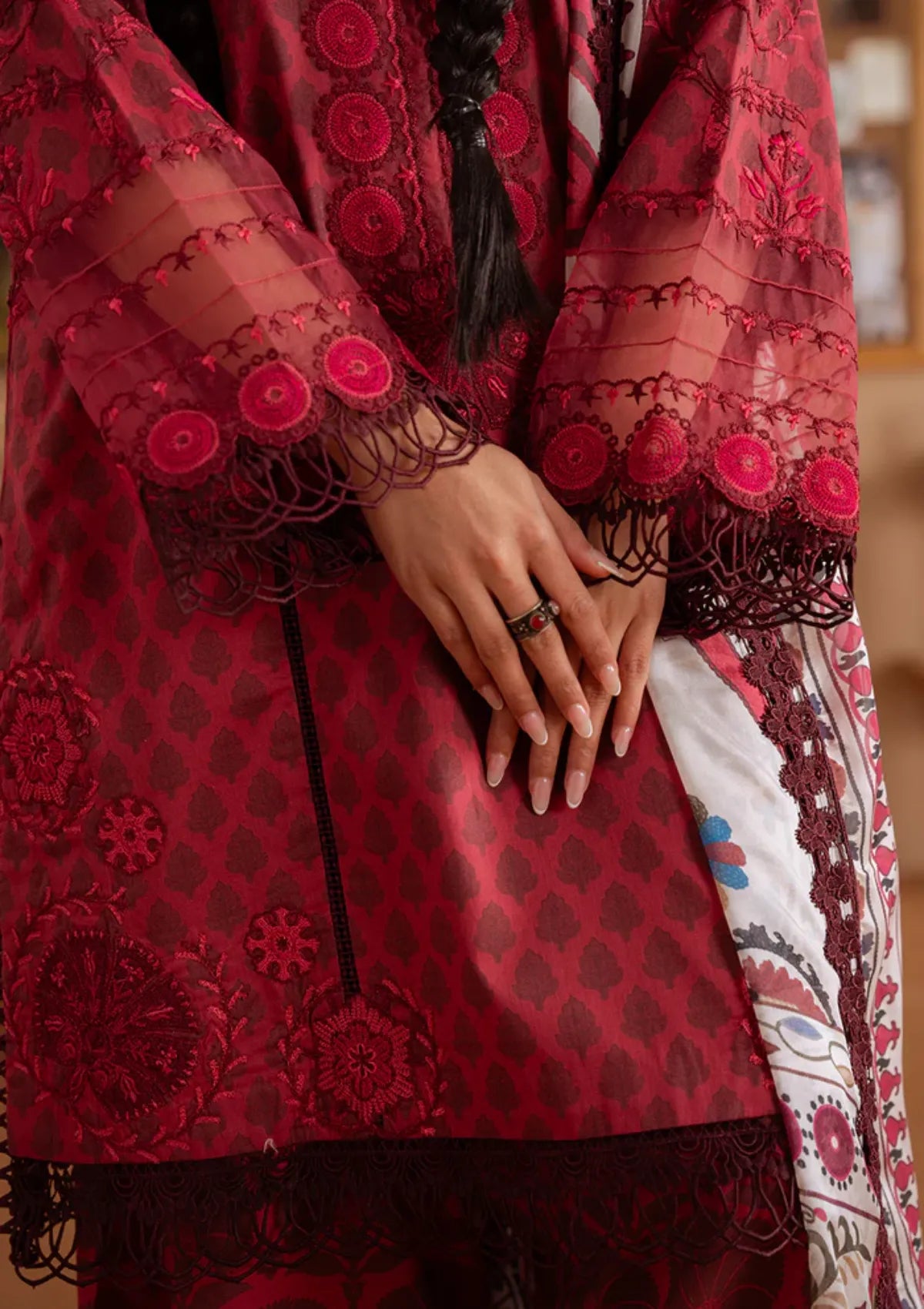 mohsin-saeed-fabrics-designer-daily-wear-formal-and-wedding-suits-within-budget-This-product-is-from-saira-rizwan-laanem-summer-lawn25-seren-a-srl25-08-is-available-on-Mohsin-saeed-fabrics-website.