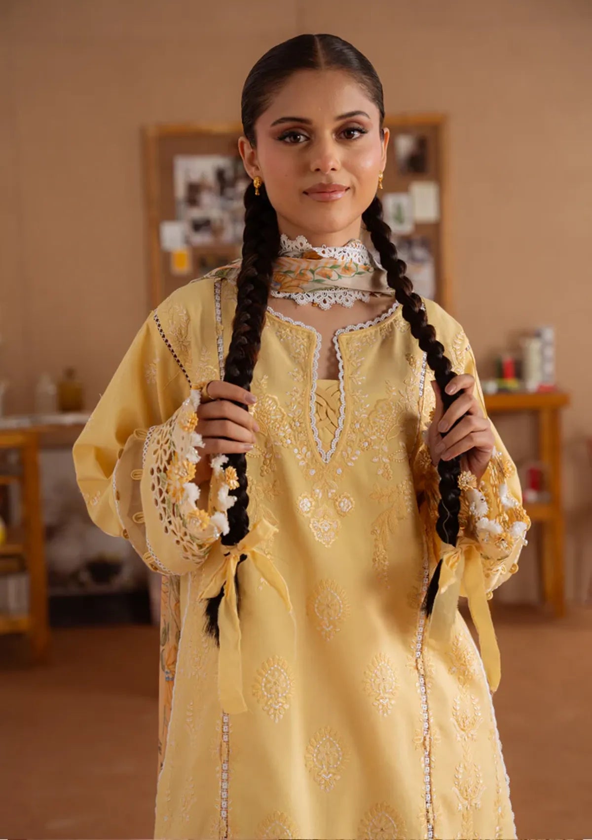 mohsin-saeed-fabrics-designer-daily-wear-formal-and-wedding-suits-within-budget-This-product-is-from-saira-rizwan-laanem-summer-lawn25-leyla-a-srl25-04-is-available-on-Mohsin-saeed-fabrics-website.