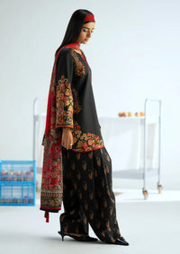 mohsin-saeed-fabrics-designer-daily-wear-formal-and-wedding-suits-within-budget-This-product-is-from-saira-rizwan-joolie-prints25-jpu25-01-drama-queen-is-available-on-Mohsin-saeed-fabrics-website.