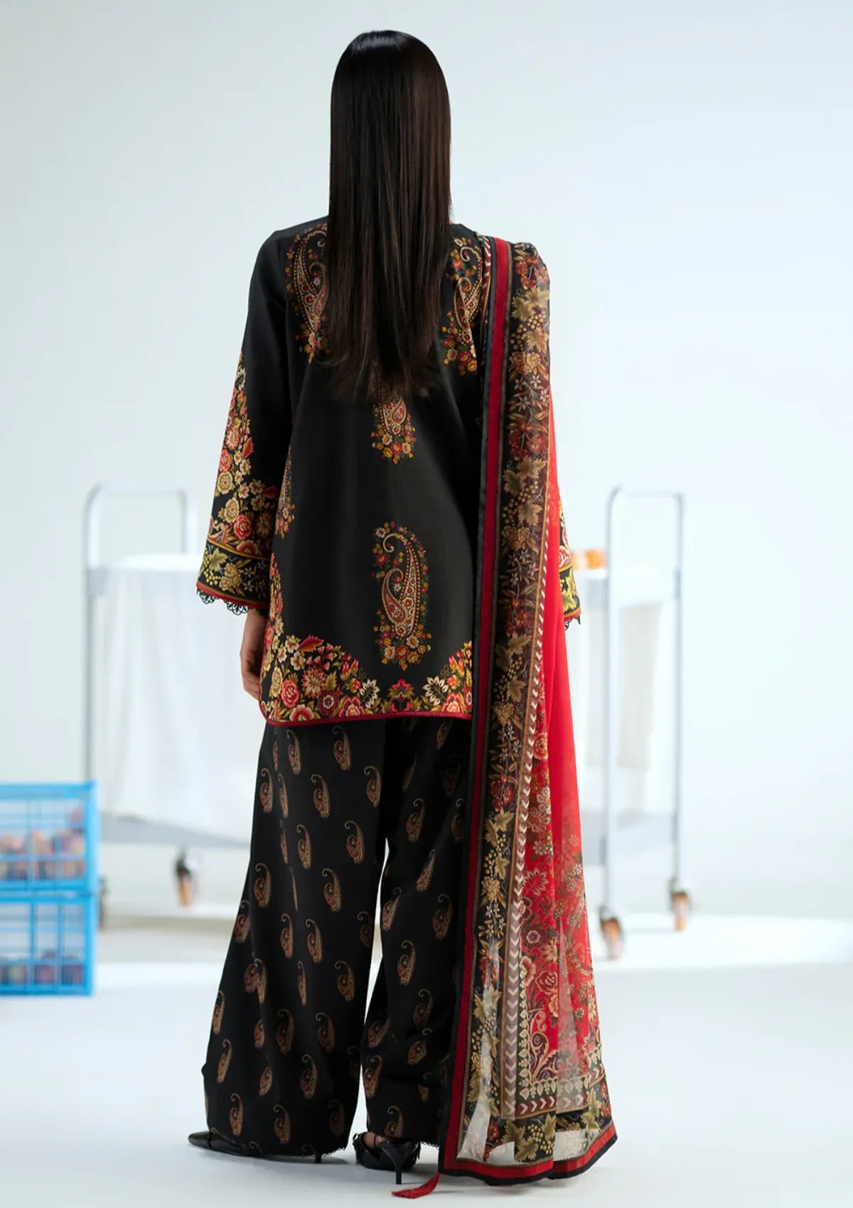 mohsin-saeed-fabrics-designer-daily-wear-formal-and-wedding-suits-within-budget-This-product-is-from-saira-rizwan-joolie-prints25-jpu25-01-drama-queen-is-available-on-Mohsin-saeed-fabrics-website.