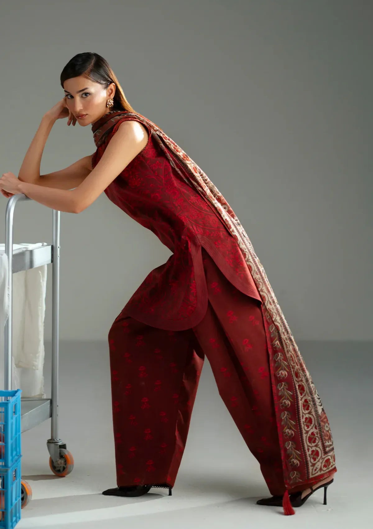 mohsin-saeed-fabrics-designer-daily-wear-formal-and-wedding-suits-within-budget-This-product-is-from-saira-rizwan-joolie-prints25-jpu25-07-midnight-is-available-on-Mohsin-saeed-fabrics-website.