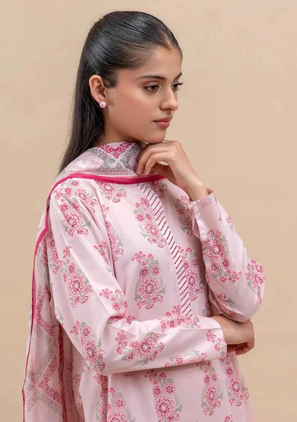 mohsin-saeed-fabrics-is-selling-online-and-in stores-Luxury-daily-wear-wedding-wear-formal-wear-in-budgeted-price-This-product-is-from-beechtree-printed-lawn-25-d-02-is-available-on-Mohsin-saeed-fabrics-website.