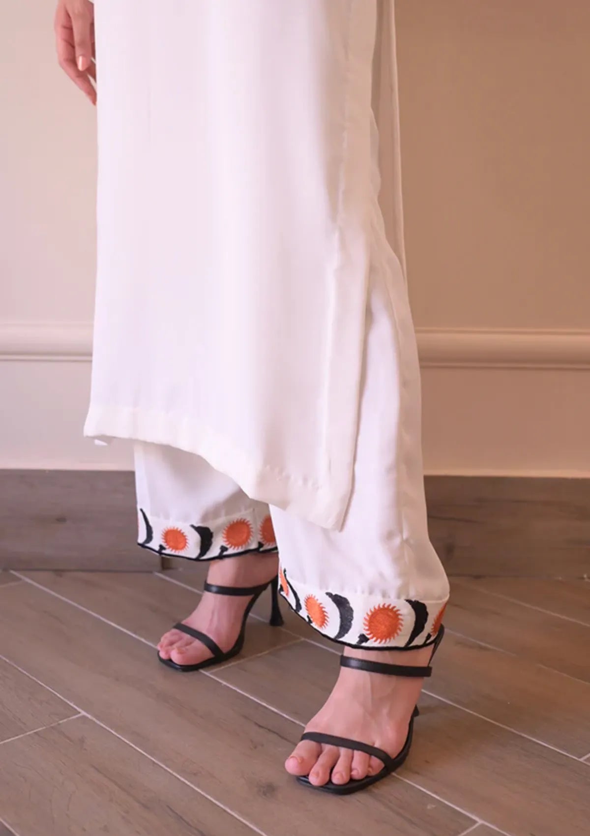 mohsin-saeed-fabrics-luxury-fashion-collection-daily-wear-wedding-and-formal-in-budget-This-product-is-from-sidra-fahad-summer-elora-325-sf-201-is-available-on-Mohsin-saeed-fabrics-website.