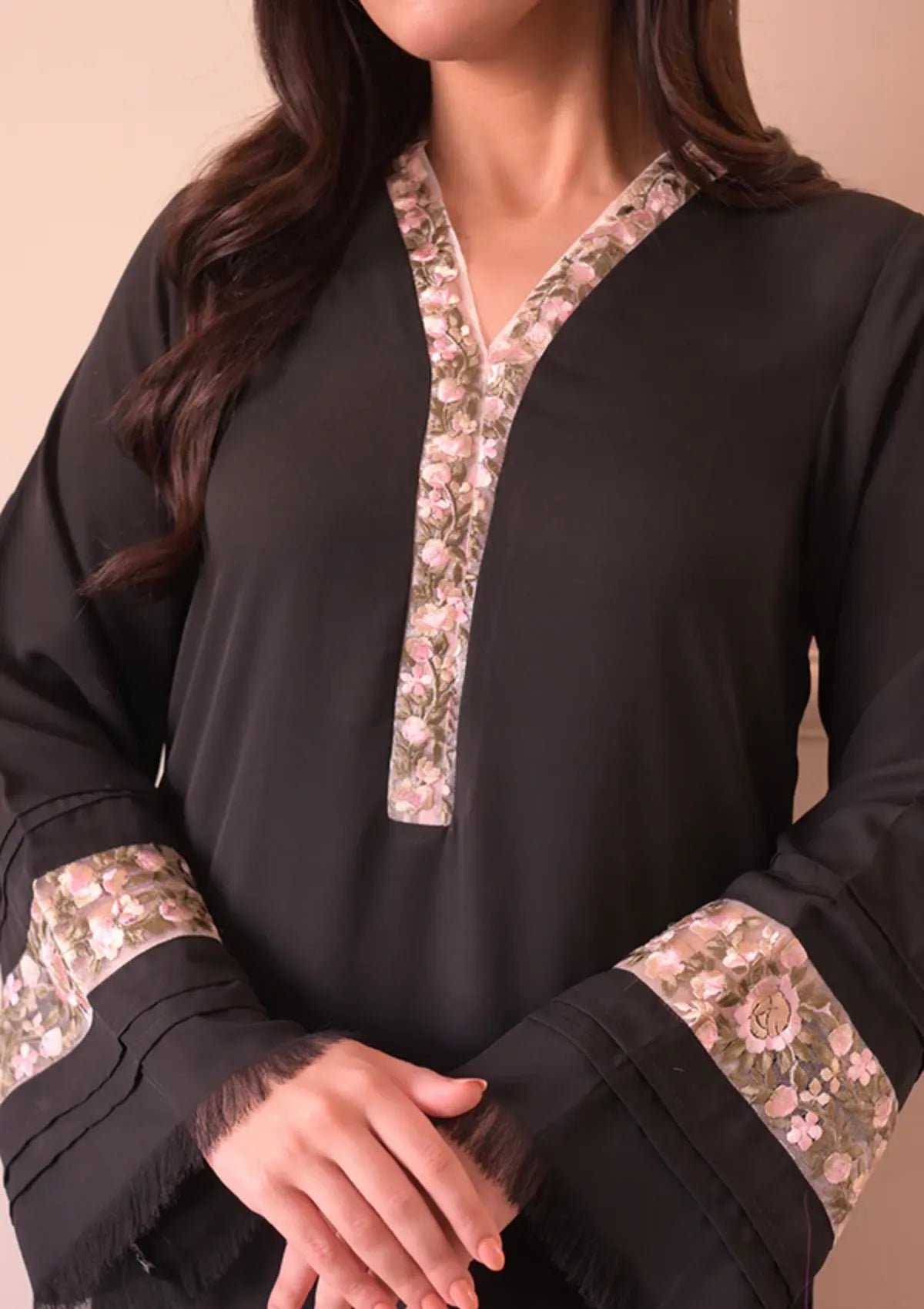 mohsin-saeed-fabrics-luxury-fashion-collection-daily-wear-wedding-and-formal-in-budget-This-product-is-from-sidra-fahad-summer-elora-325-sf-200-is-available-on-Mohsin-saeed-fabrics-website.