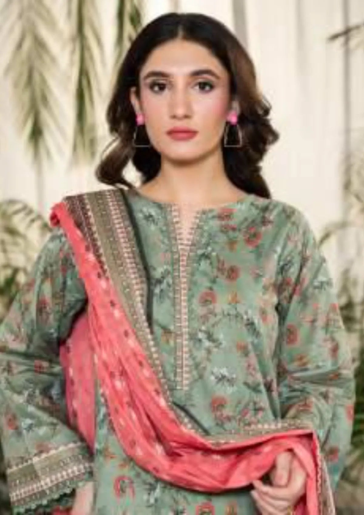 mohsin-saeed-fabrics-is-selling-online-and-in stores-Luxury-daily-wear-wedding-wear-formal-wear-in-budgeted-price-This-product-is-from-dabiha-tex-doriya-printed-lawn-25-d-04-is-available-on-Mohsin-saeed-fabrics-website.