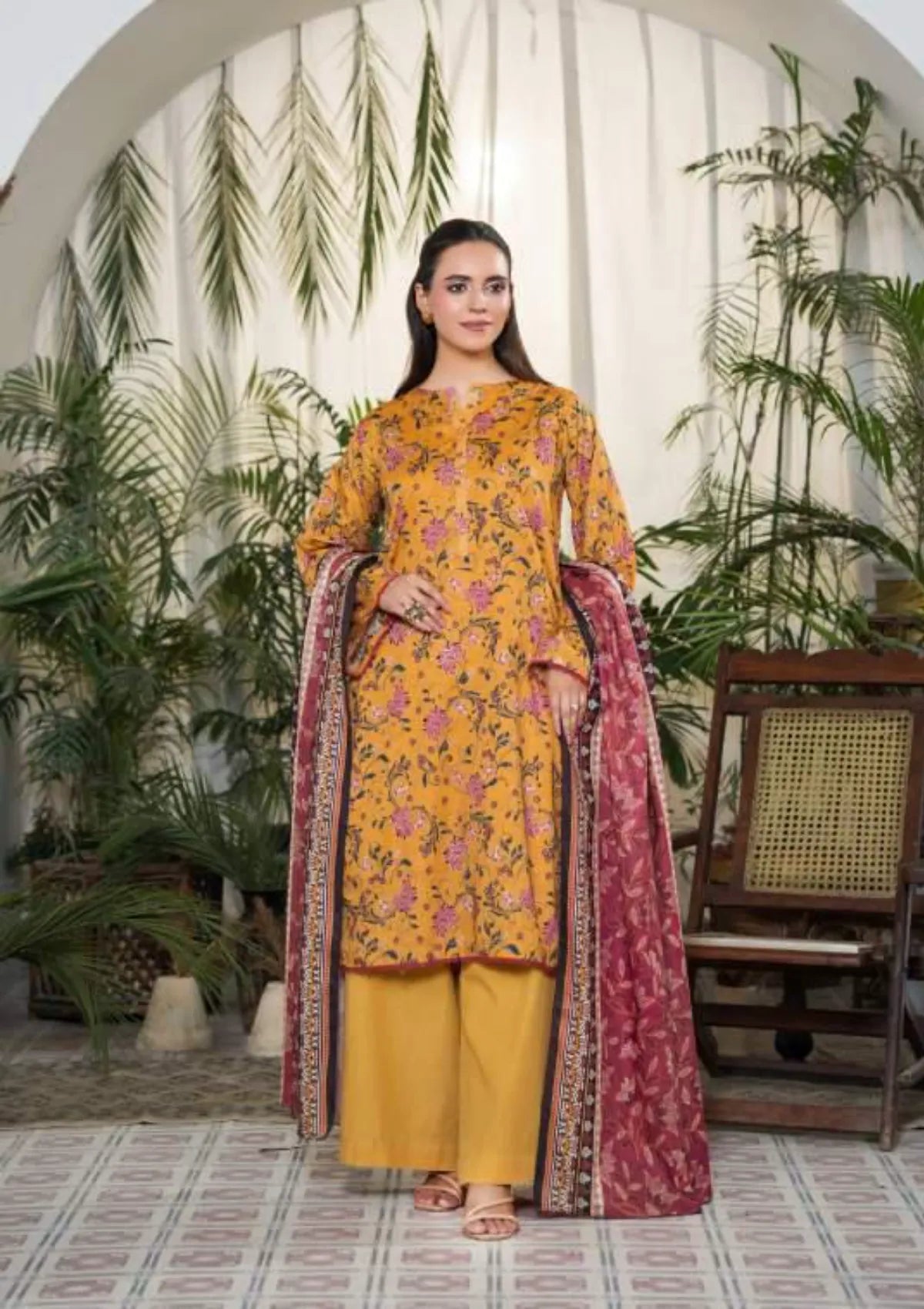 mohsin-saeed-fabrics-is-selling-online-and-in stores-Luxury-daily-wear-wedding-wear-formal-wear-in-budgeted-price-This-product-is-from-dabiha-tex-doriya-printed-lawn-25-d-05-is-available-on-Mohsin-saeed-fabrics-website.