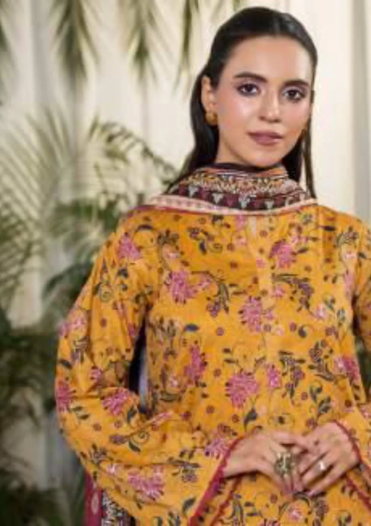 mohsin-saeed-fabrics-is-selling-online-and-in stores-Luxury-daily-wear-wedding-wear-formal-wear-in-budgeted-price-This-product-is-from-dabiha-tex-doriya-printed-lawn-25-d-05-is-available-on-Mohsin-saeed-fabrics-website.