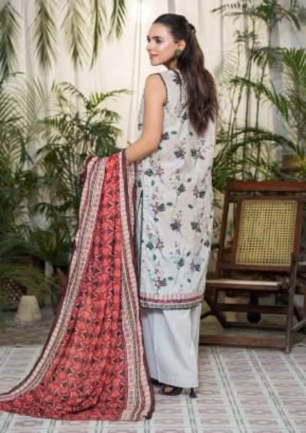 mohsin-saeed-fabrics-is-selling-online-and-in stores-Luxury-daily-wear-wedding-wear-formal-wear-in-budgeted-price-This-product-is-from-dabiha-tex-doriya-printed-lawn-25-d-07-is-available-on-Mohsin-saeed-fabrics-website.