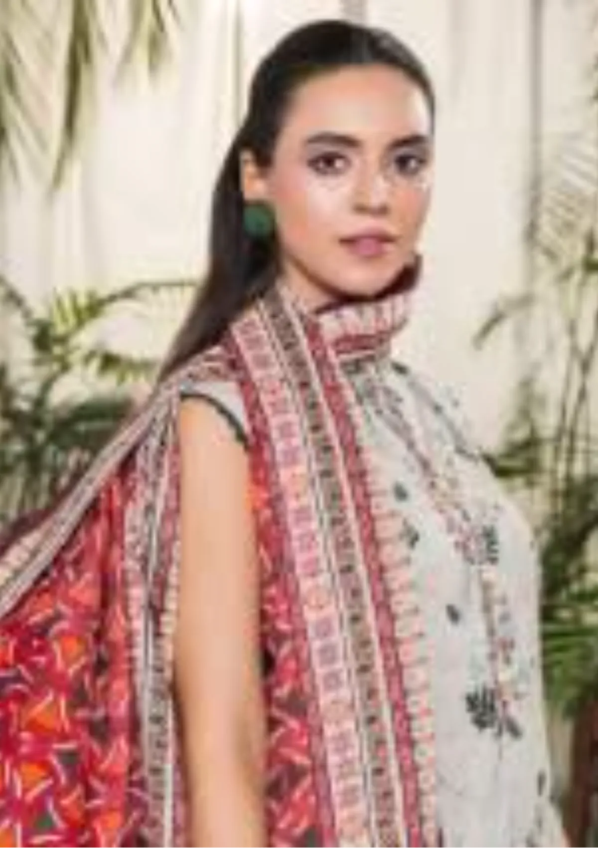 mohsin-saeed-fabrics-is-selling-online-and-in stores-Luxury-daily-wear-wedding-wear-formal-wear-in-budgeted-price-This-product-is-from-dabiha-tex-doriya-printed-lawn-25-d-07-is-available-on-Mohsin-saeed-fabrics-website.