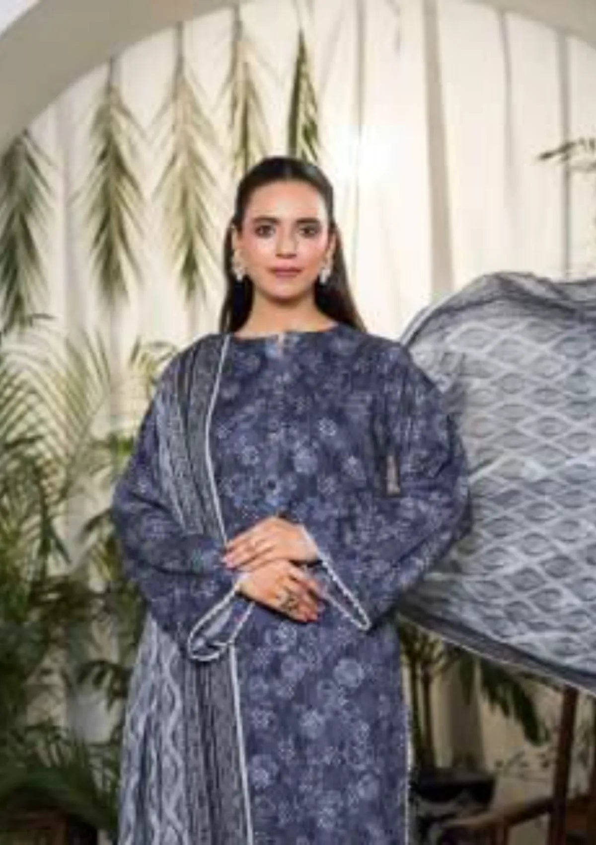 mohsin-saeed-fabrics-is-selling-online-and-in stores-Luxury-daily-wear-wedding-wear-formal-wear-in-budgeted-price-This-product-is-from-dabiha-tex-doriya-printed-lawn-25-d-08-is-available-on-Mohsin-saeed-fabrics-website.