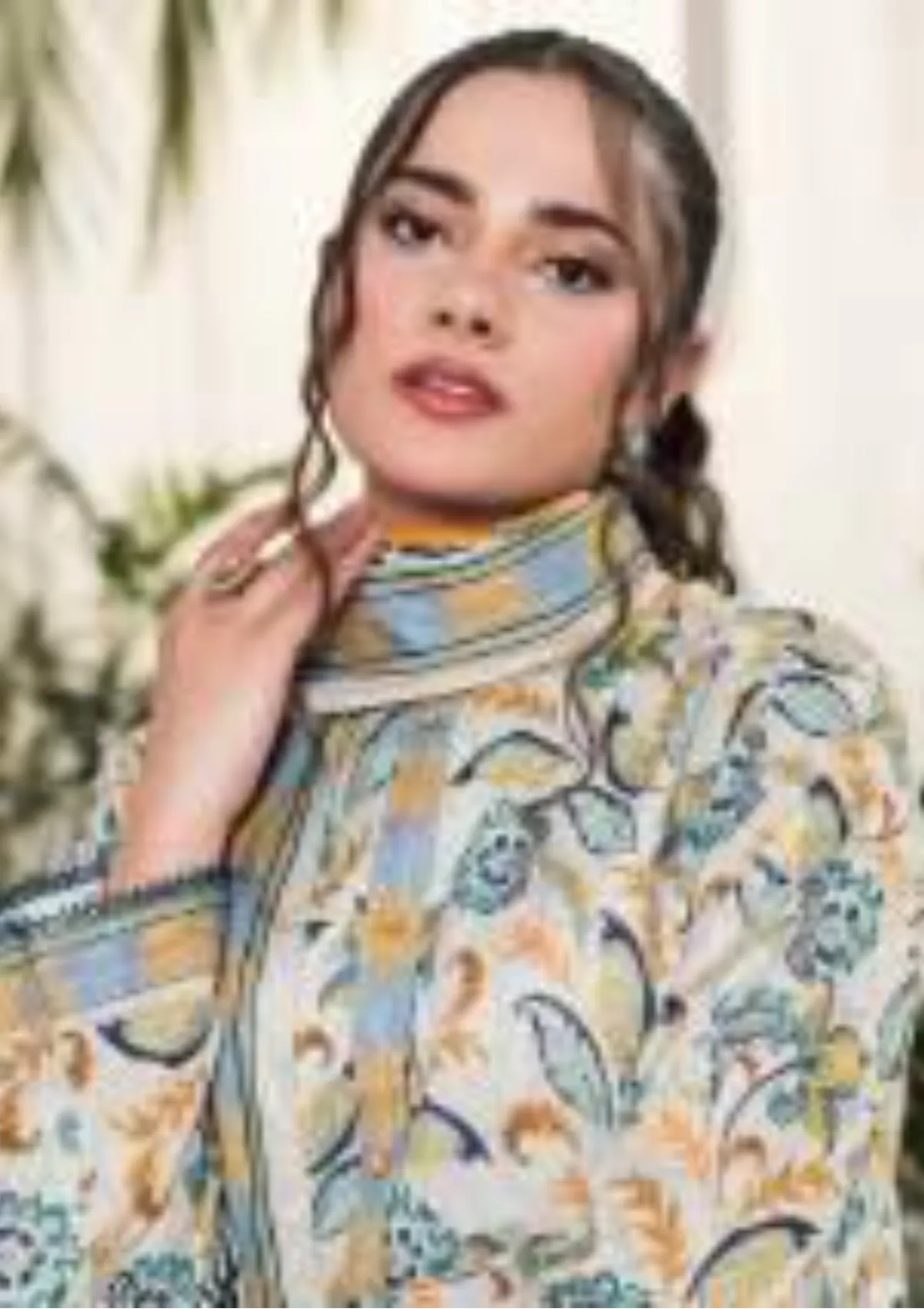 mohsin-saeed-fabrics-is-selling-online-and-in stores-Luxury-daily-wear-wedding-wear-formal-wear-in-budgeted-price-This-product-is-from-dabiha-tex-doriya-printed-lawn-25-d-09-is-available-on-Mohsin-saeed-fabrics-website.