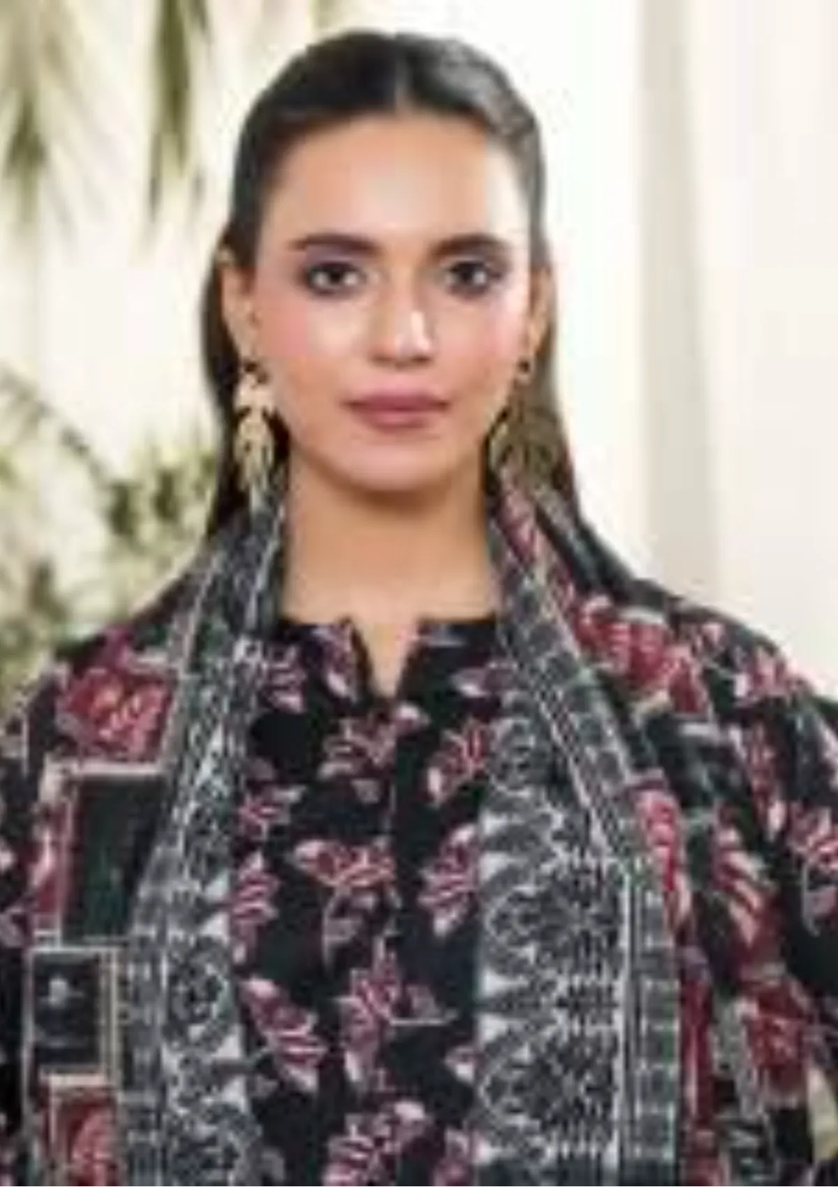 mohsin-saeed-fabrics-is-selling-online-and-in stores-Luxury-daily-wear-wedding-wear-formal-wear-in-budgeted-price-This-product-is-from-dabiha-tex-doriya-printed-lawn-25-d-10-is-available-on-Mohsin-saeed-fabrics-website.