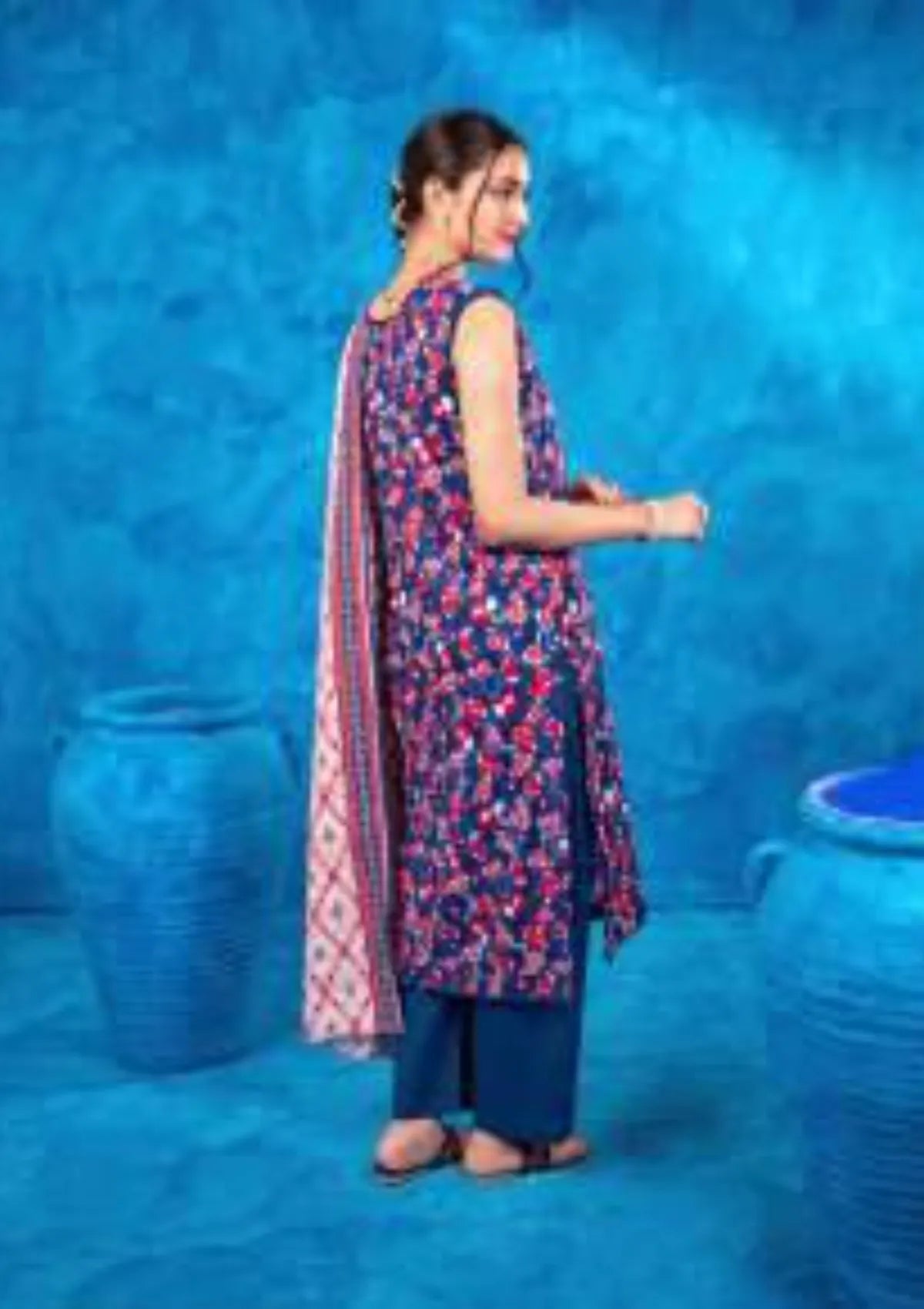 mohsin-saeed-fabrics-affordable-luxury-outfits-for-daily-formal-and-wedding-wear-This-product-is-from-zesh-exclusive-lawn25-drop-28-article-09-is-available-on-Mohsin-saeed-fabrics-website.