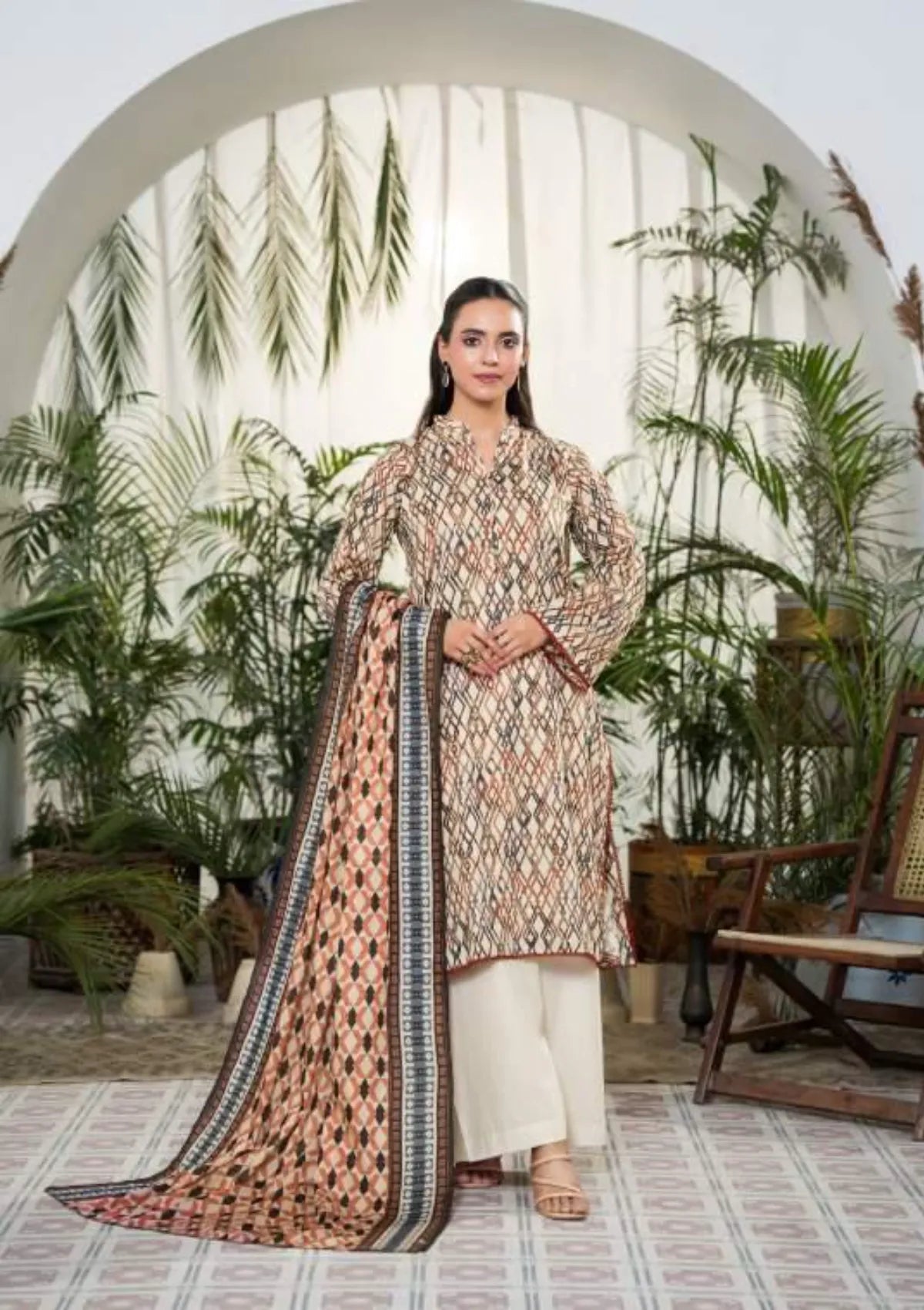 mohsin-saeed-fabrics-is-selling-online-and-in stores-Luxury-daily-wear-wedding-wear-formal-wear-in-budgeted-price-This-product-is-from-dabiha-tex-doriya-printed-lawn-25-d-12-is-available-on-Mohsin-saeed-fabrics-website.