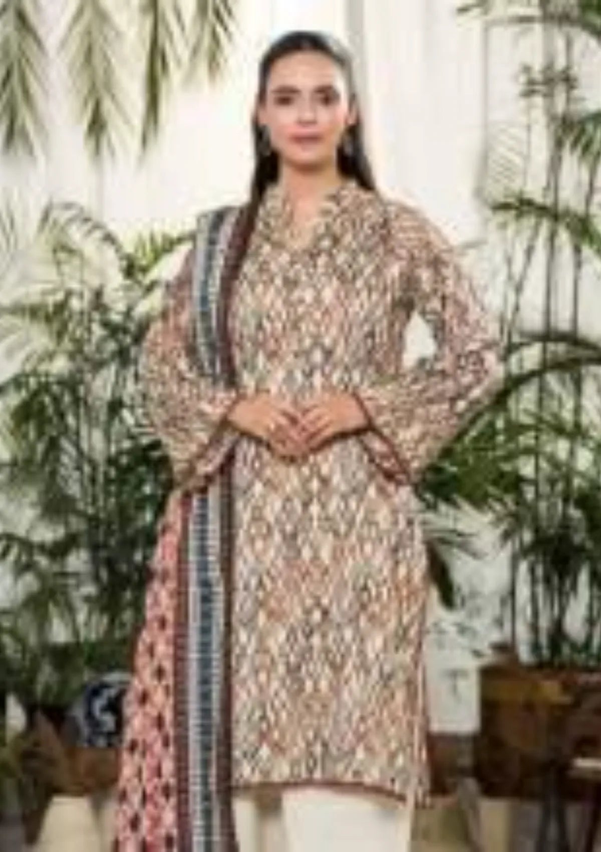 mohsin-saeed-fabrics-is-selling-online-and-in stores-Luxury-daily-wear-wedding-wear-formal-wear-in-budgeted-price-This-product-is-from-dabiha-tex-doriya-printed-lawn-25-d-12-is-available-on-Mohsin-saeed-fabrics-website.