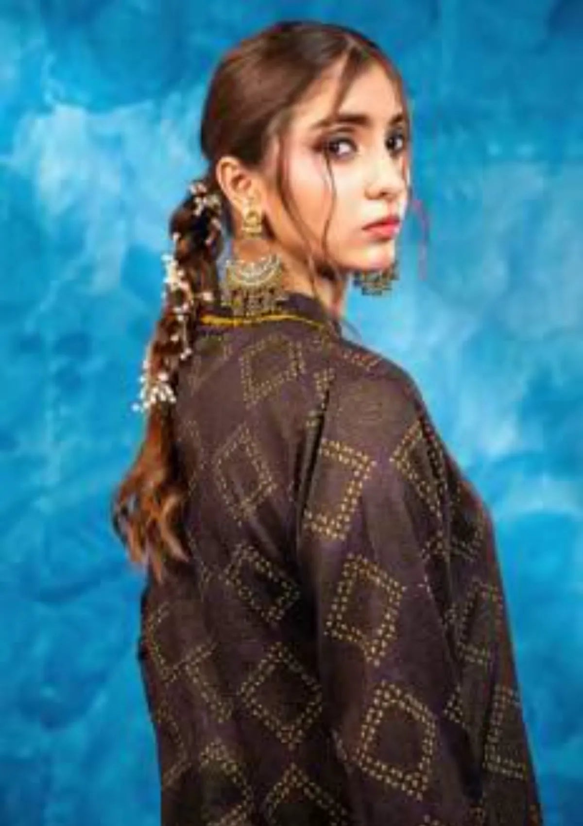 mohsin-saeed-fabrics-affordable-luxury-outfits-for-daily-formal-and-wedding-wear-This-product-is-from-zesh-exclusive-lawn25-drop-28-article-06-is-available-on-Mohsin-saeed-fabrics-website.