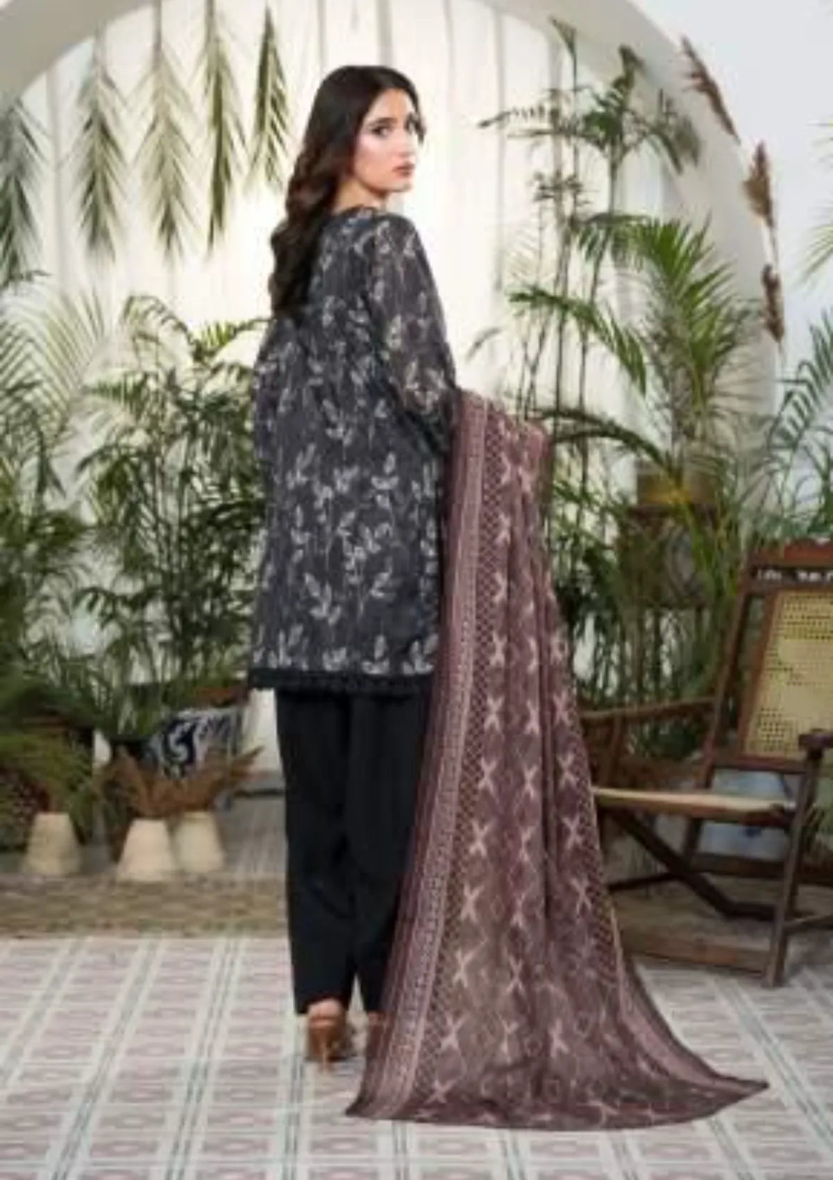 mohsin-saeed-fabrics-is-selling-online-and-in stores-Luxury-daily-wear-wedding-wear-formal-wear-in-budgeted-price-This-product-is-from-dabiha-tex-doriya-printed-lawn-25-d-02-is-available-on-Mohsin-saeed-fabrics-website.