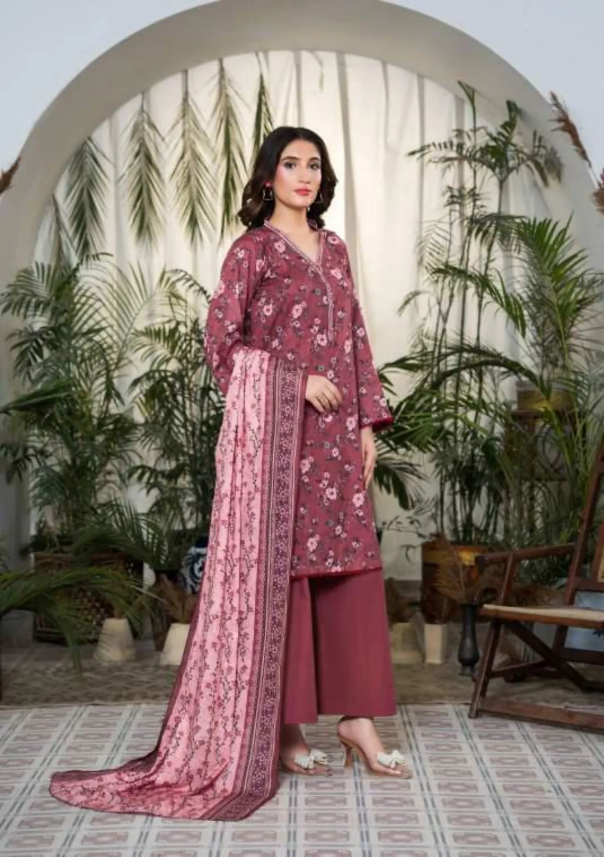 mohsin-saeed-fabrics-is-selling-online-and-in stores-Luxury-daily-wear-wedding-wear-formal-wear-in-budgeted-price-This-product-is-from-dabiha-tex-doriya-printed-lawn-25-d-03-is-available-on-Mohsin-saeed-fabrics-website.