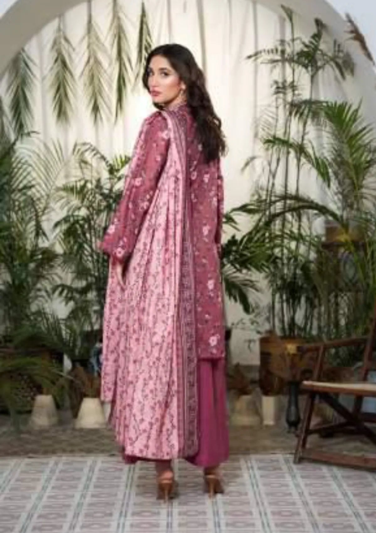 mohsin-saeed-fabrics-is-selling-online-and-in stores-Luxury-daily-wear-wedding-wear-formal-wear-in-budgeted-price-This-product-is-from-dabiha-tex-doriya-printed-lawn-25-d-03-is-available-on-Mohsin-saeed-fabrics-website.