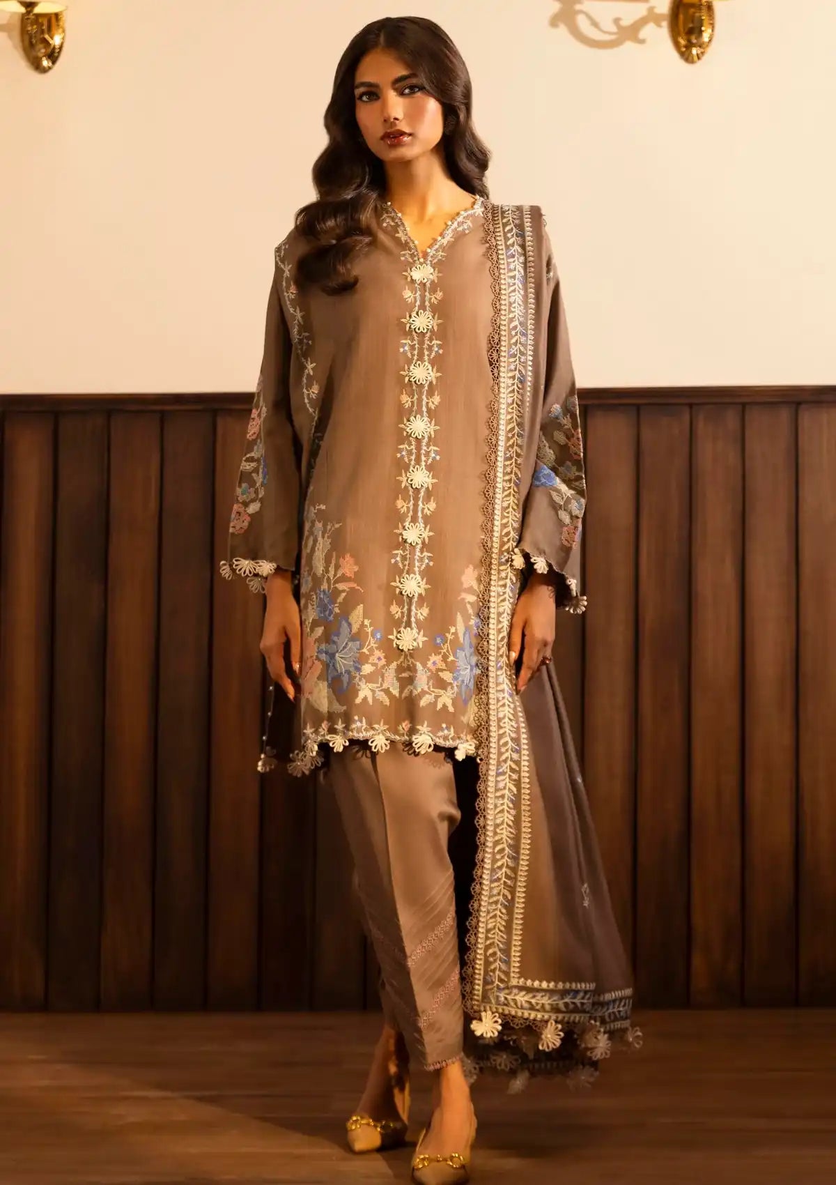 Sana Safinaz Muzlin Winter'24 D-13B – Mohsin Saeed Fabrics