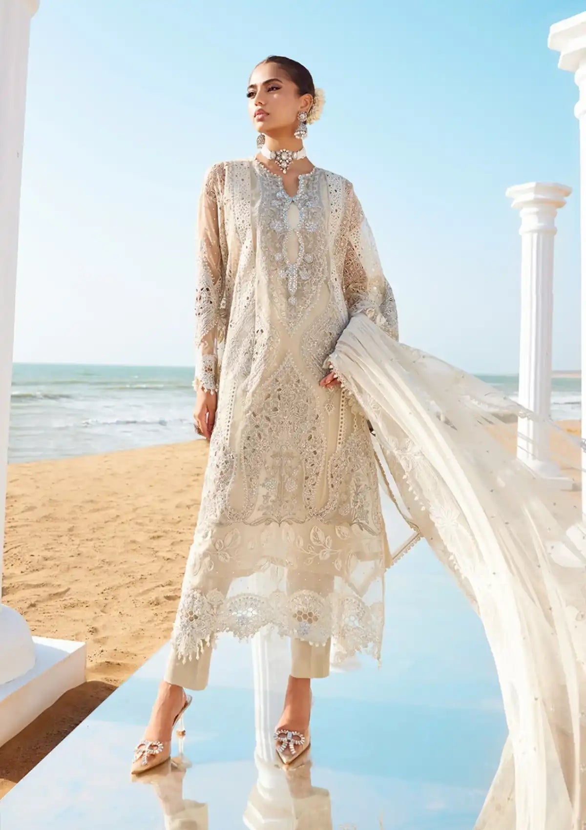 mohsin-saeed-fabrics-luxury-fashion-collection-daily-wear-wedding-and-formal-in-budget-This-product-is-from-maria-b-luxury-lawn25-eid-2-d-09-is-available-on-Mohsin-saeed-fabrics-website.