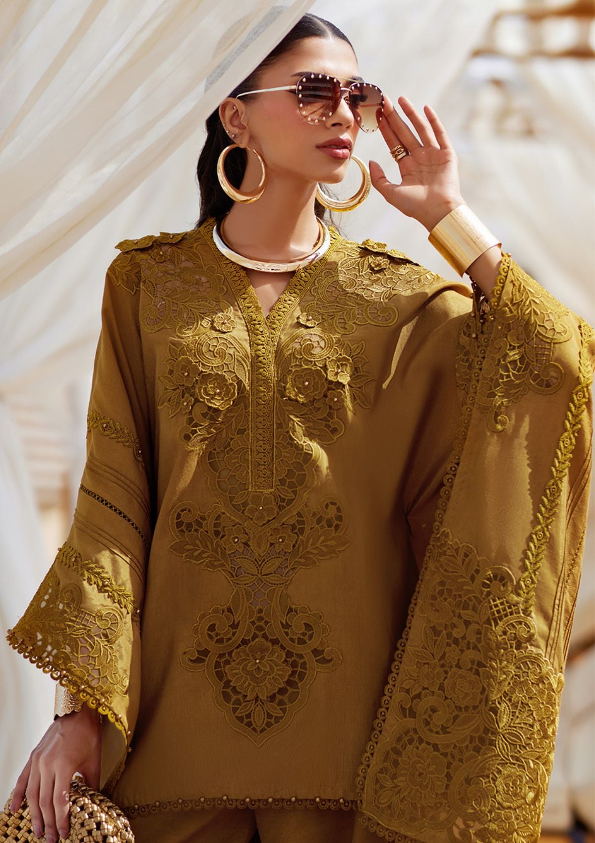 mohsin-saeed-fabrics-luxury-fashion-collection-daily-wear-wedding-and-formal-in-budget-This-product-is-from-maria-b-luxury-lawn25-eid-2-d-06-is-available-on-Mohsin-saeed-fabrics-website.