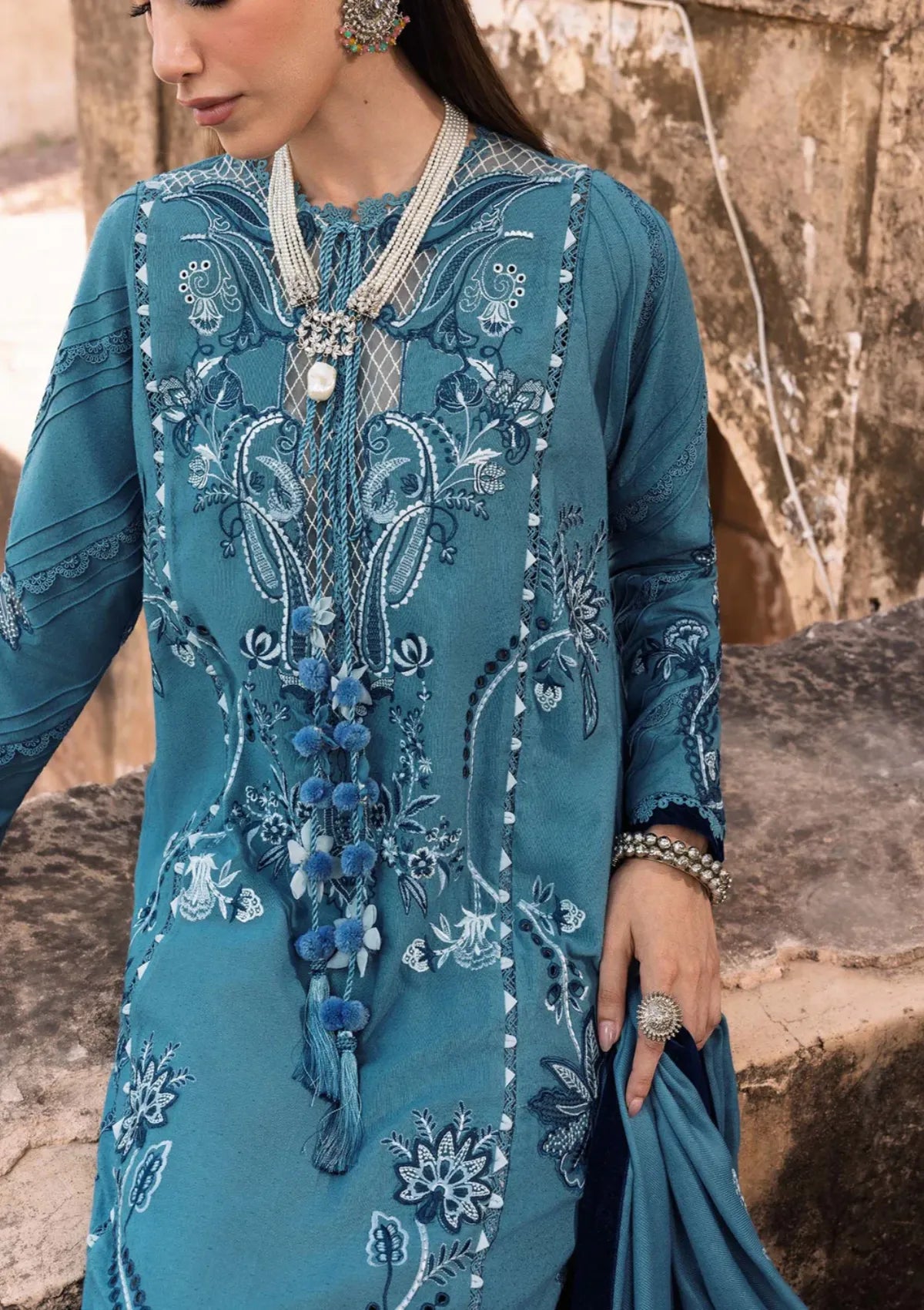 Saira Shakira Winter'25 D-02B FRIYA