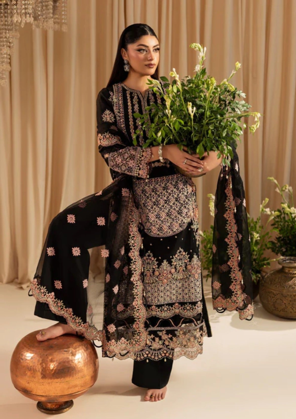 Diara Couture Suave'25 SVARA - UN-01 - BLACK