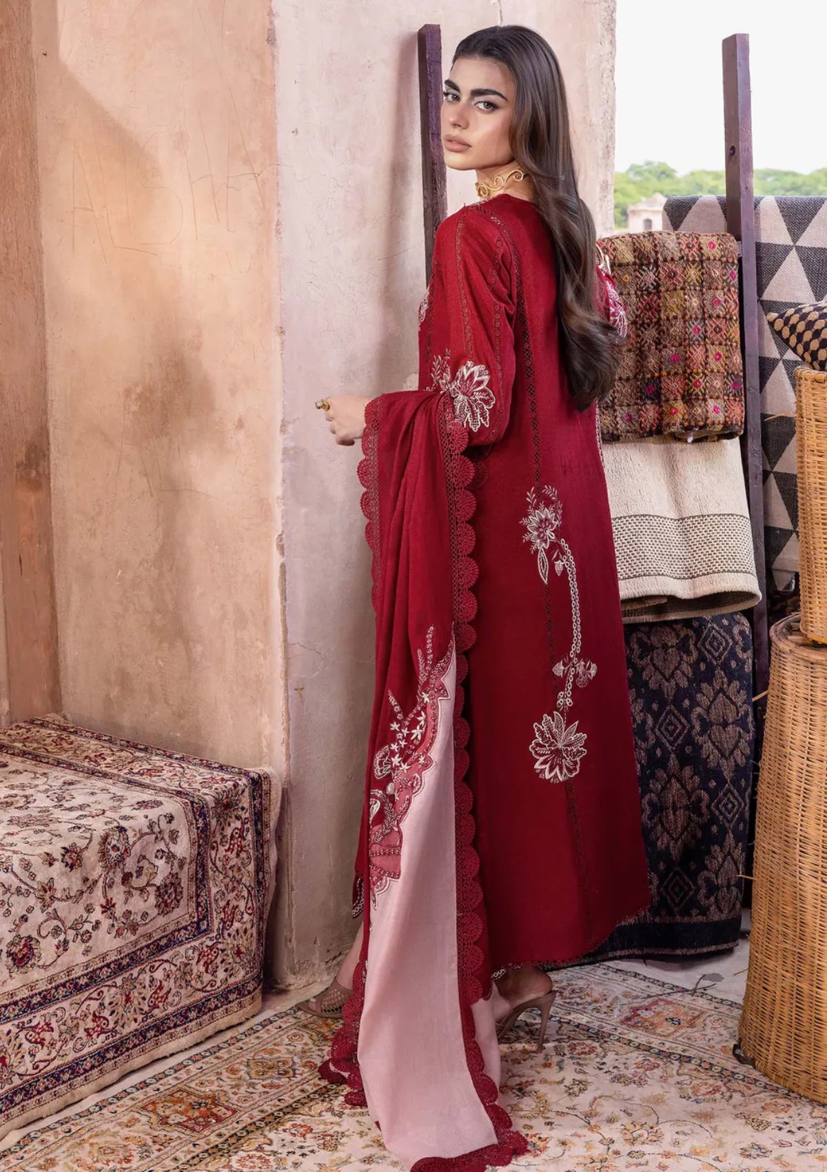 Saira Shakira Winter'25 D-02A FRIYA