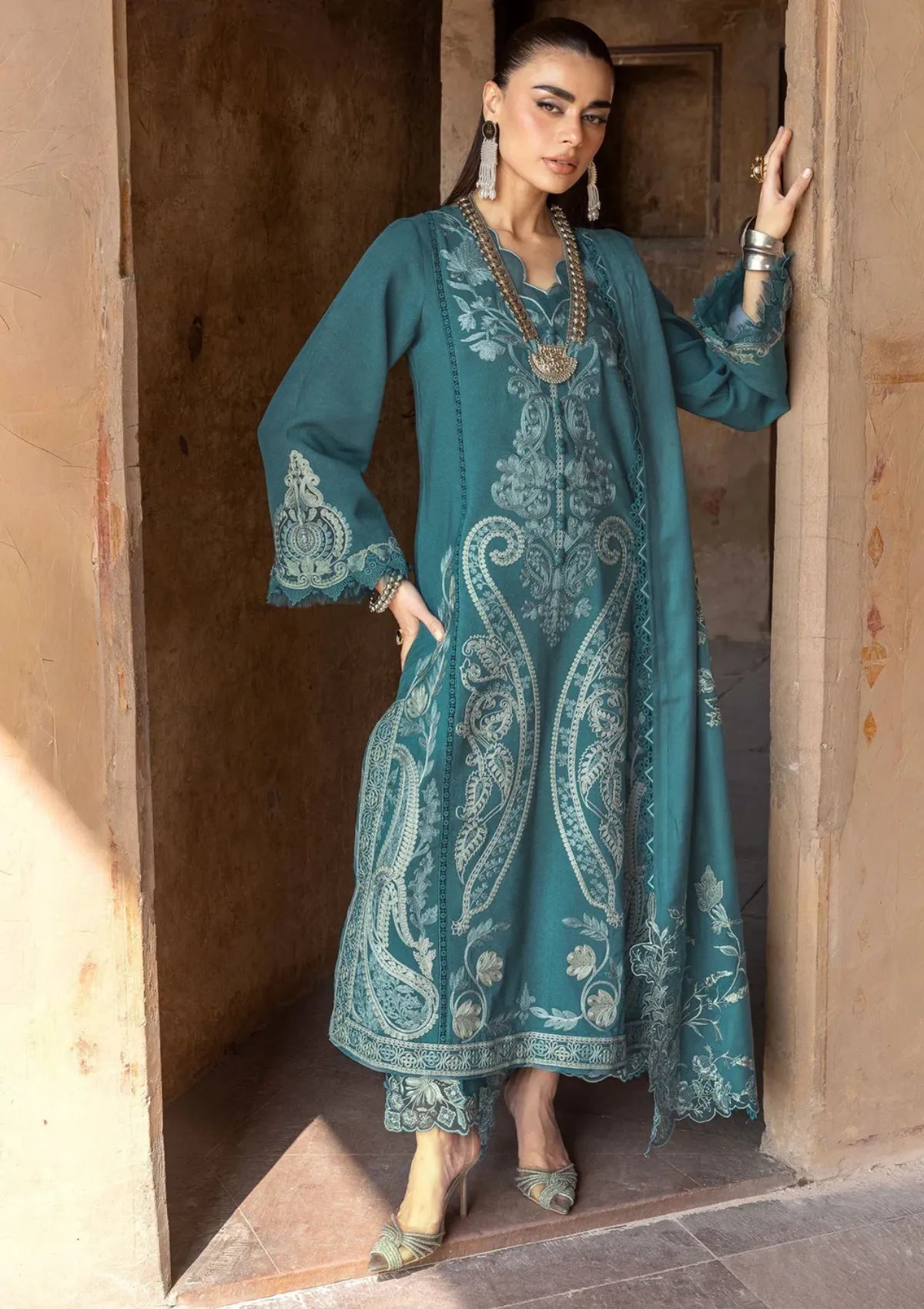 Saira Shakira Winter'25 D-05A AFSANEH
