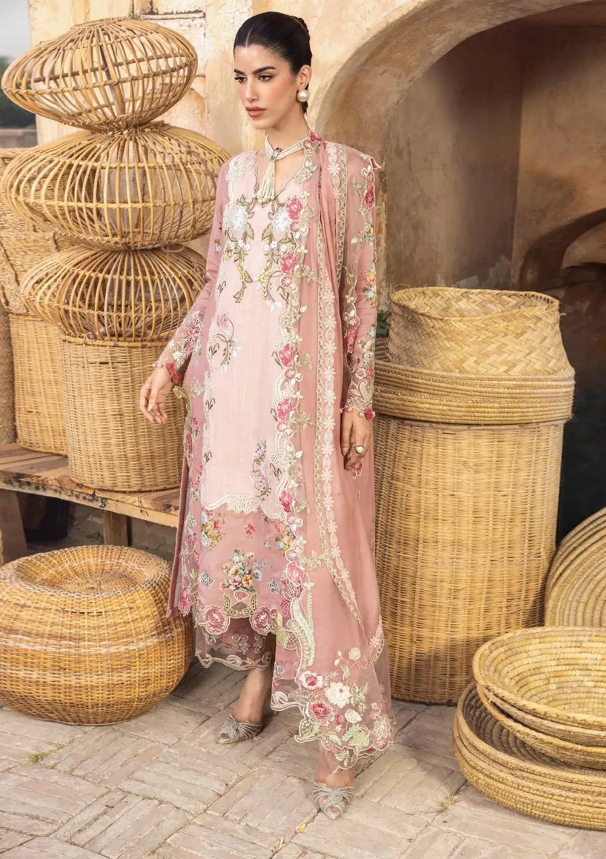 Saira Shakira Winter'25 D-03A ESME