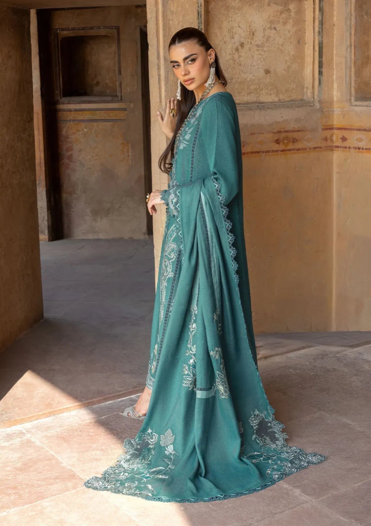 Saira Shakira Winter'25 D-05A AFSANEH