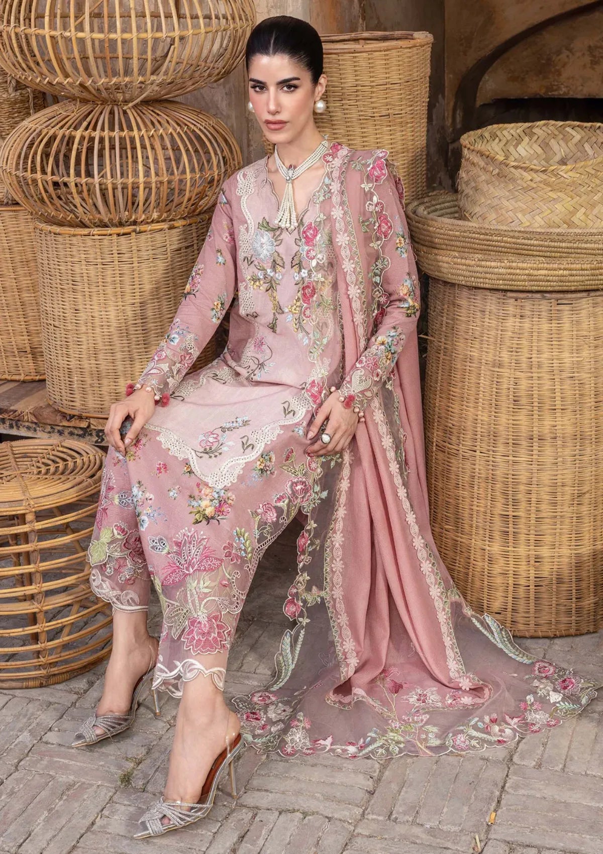 Saira Shakira Winter'25 D-03A ESME