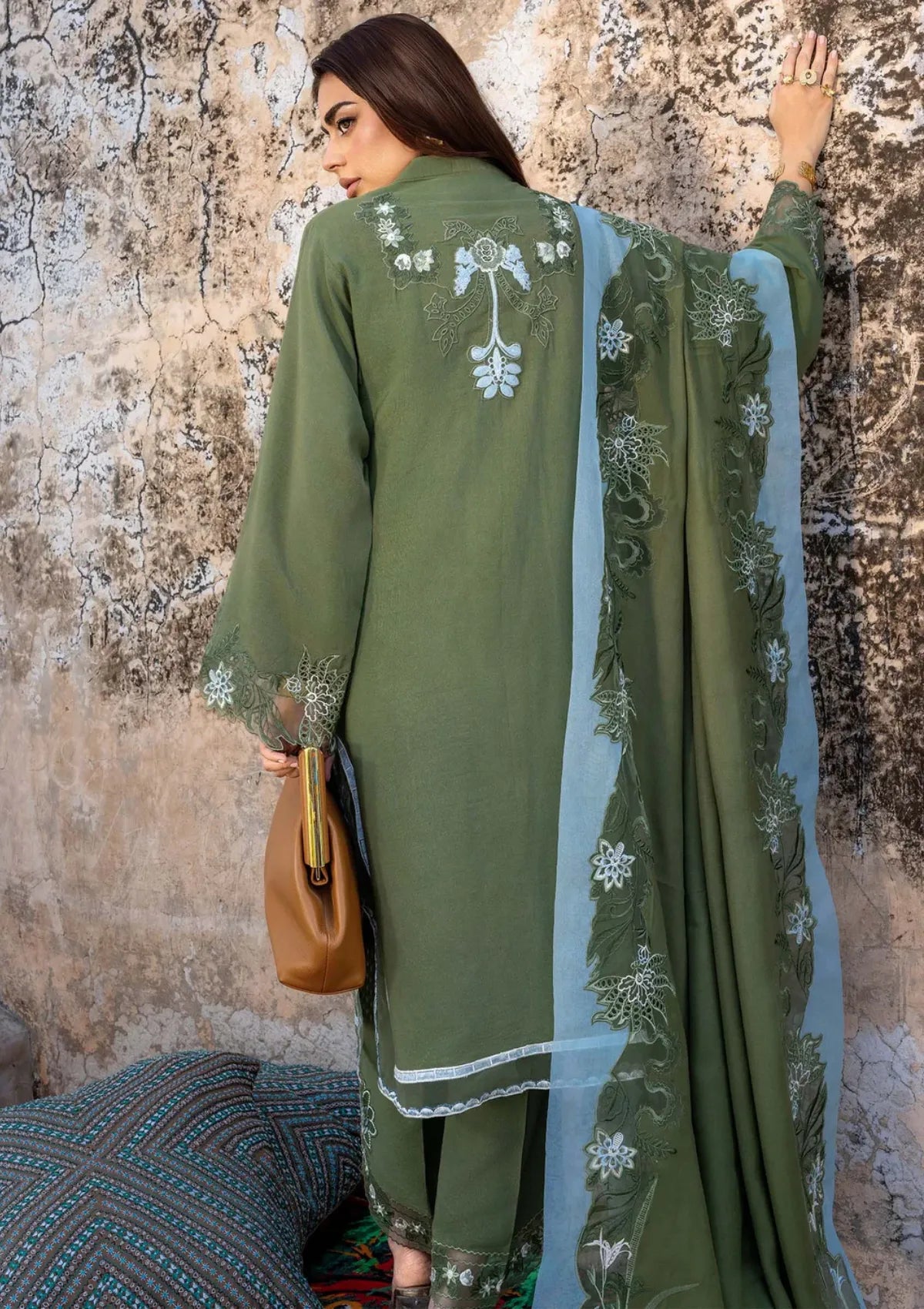 Saira Shakira Winter'25 D-04B GULNAAR