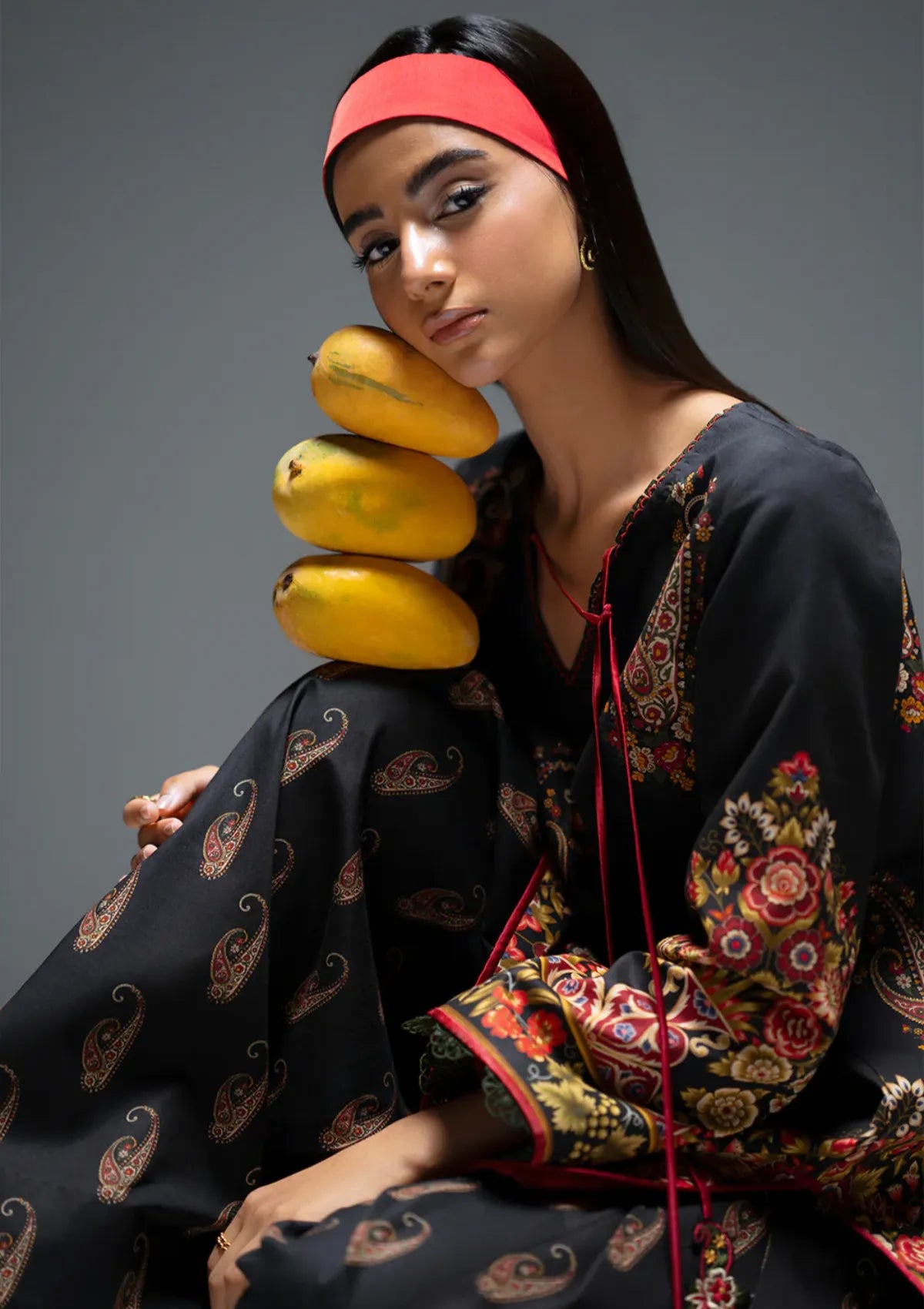 mohsin-saeed-fabrics-designer-daily-wear-formal-and-wedding-suits-within-budget-This-product-is-from-saira-rizwan-joolie-prints25-jpu25-01-drama-queen-is-available-on-Mohsin-saeed-fabrics-website.