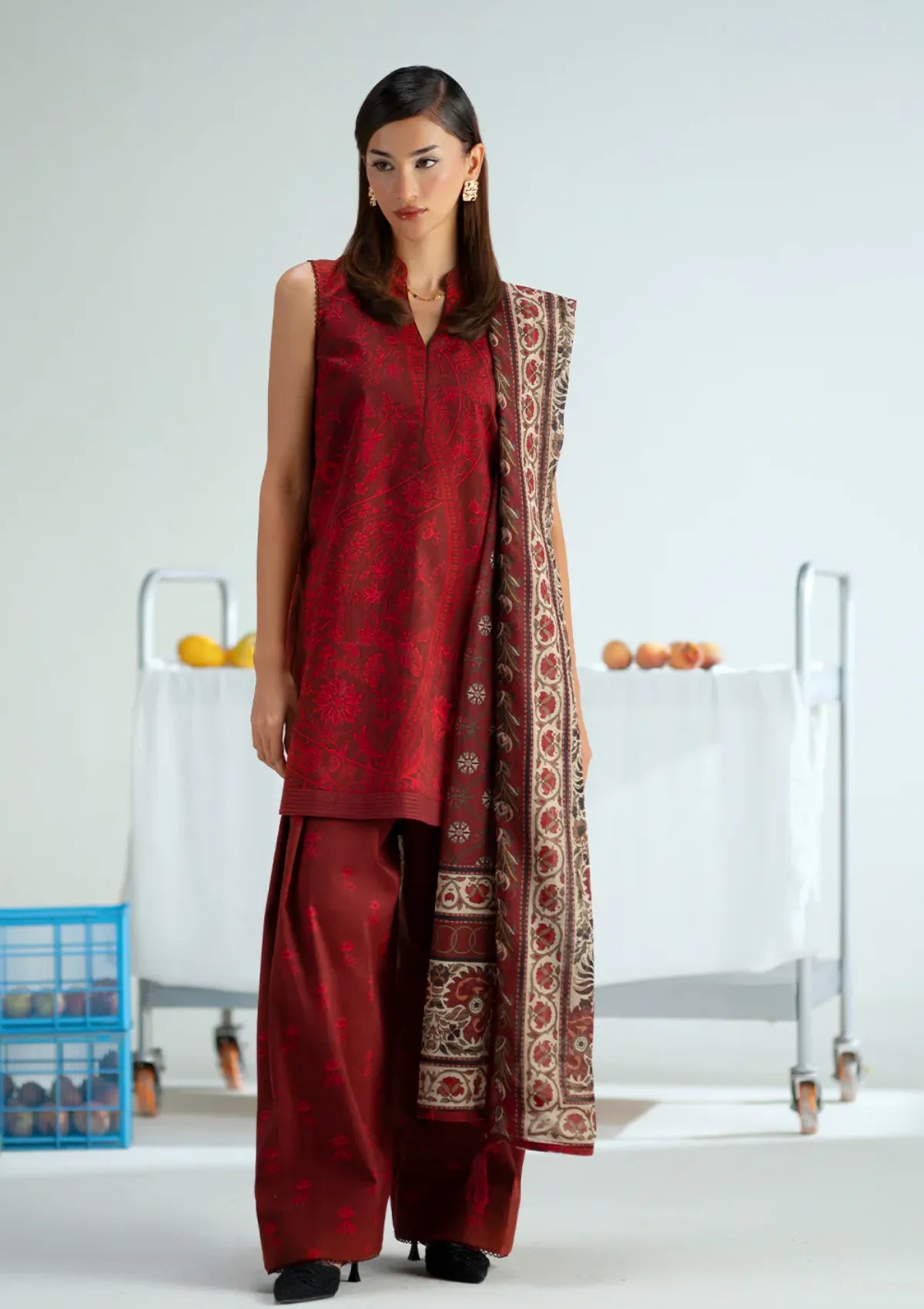 mohsin-saeed-fabrics-designer-daily-wear-formal-and-wedding-suits-within-budget-This-product-is-from-saira-rizwan-joolie-prints25-jpu25-07-midnight-is-available-on-Mohsin-saeed-fabrics-website.