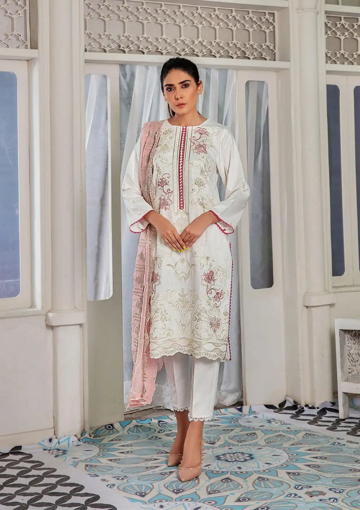 Humdum Noir Emb Slub Linen'23 D-02 - Mohsin Saeed Fabrics