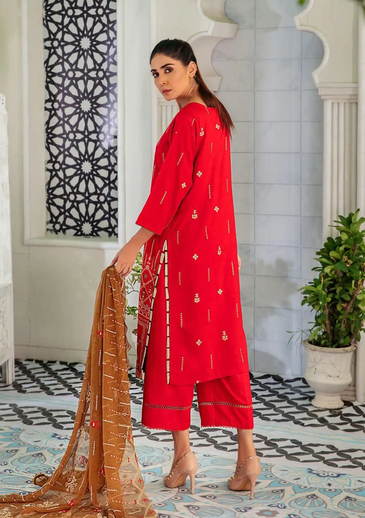 Humdum Noir Emb Slub Linen'23 D-04 - Mohsin Saeed Fabrics