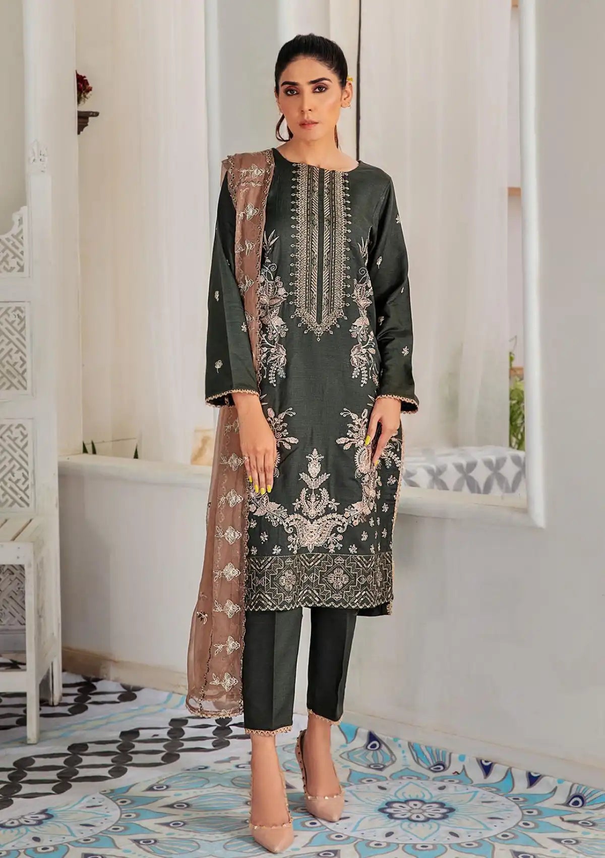 Humdum Noir Emb Slub Linen'23 D-06 - Mohsin Saeed Fabrics